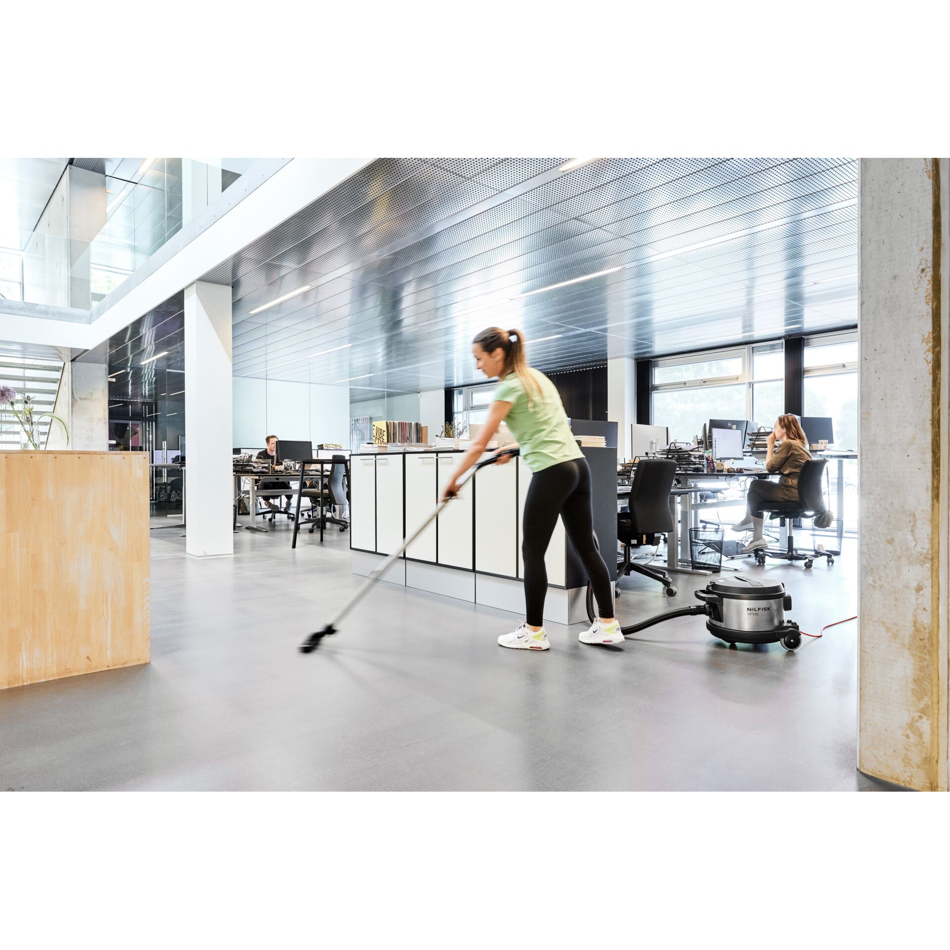Drinnen, Innenarchitektur, Person, Reinigen, Schwert