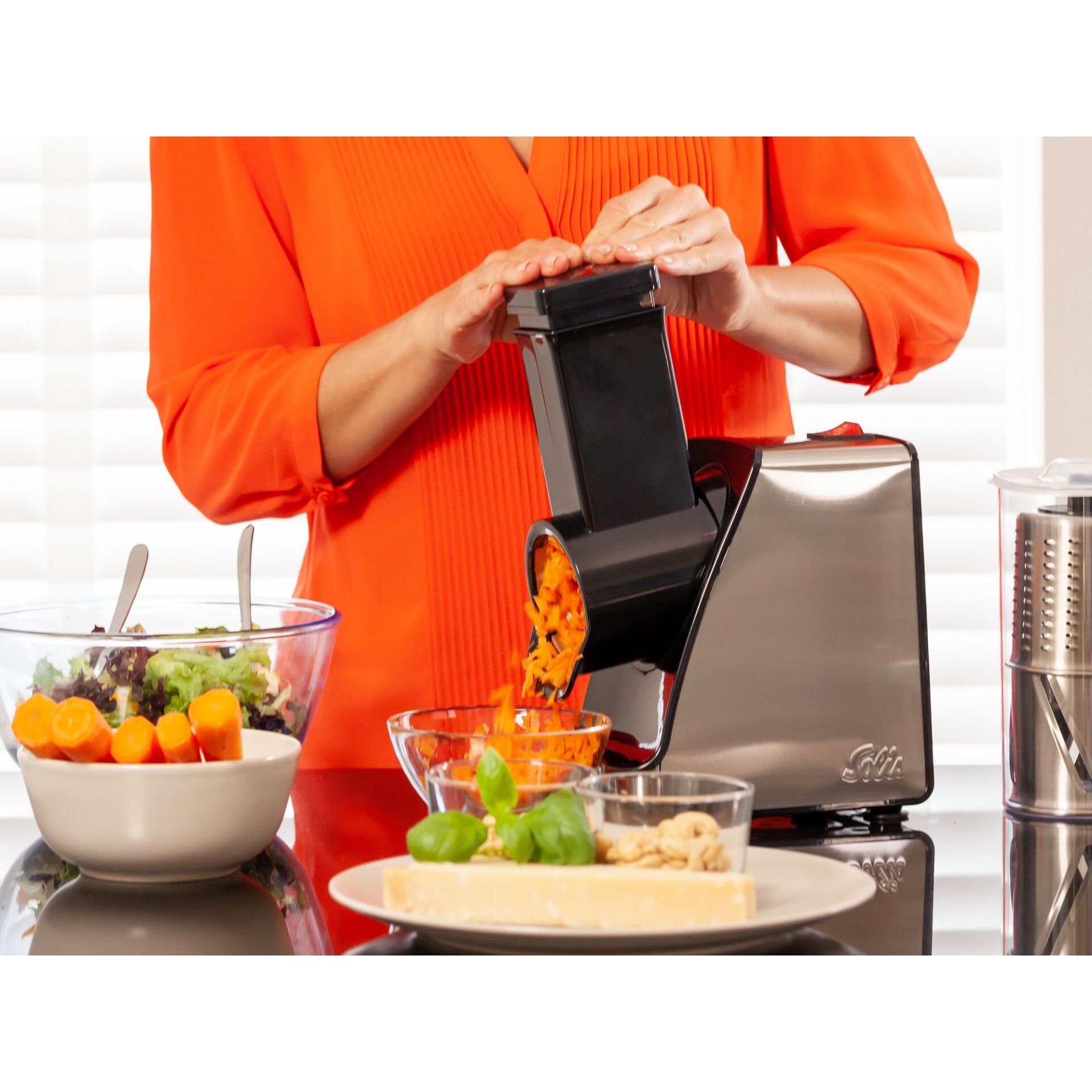 Person, Teller, Küchenutensilien