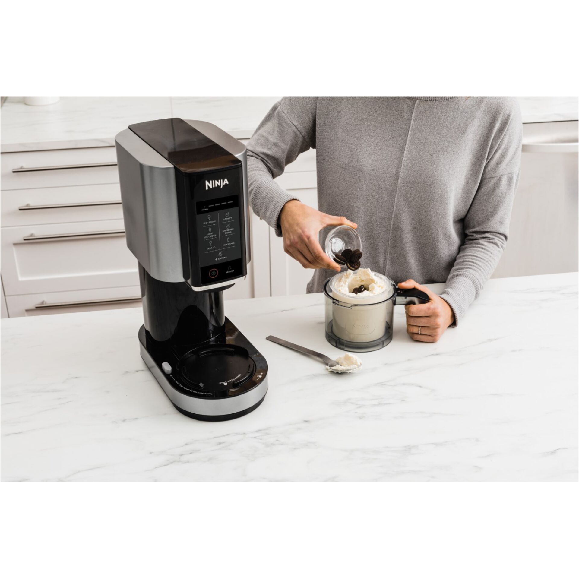 Kaffeemaschine, Milchschaum, Mixer?, Schneidegerät?, Kaffeezubereitung