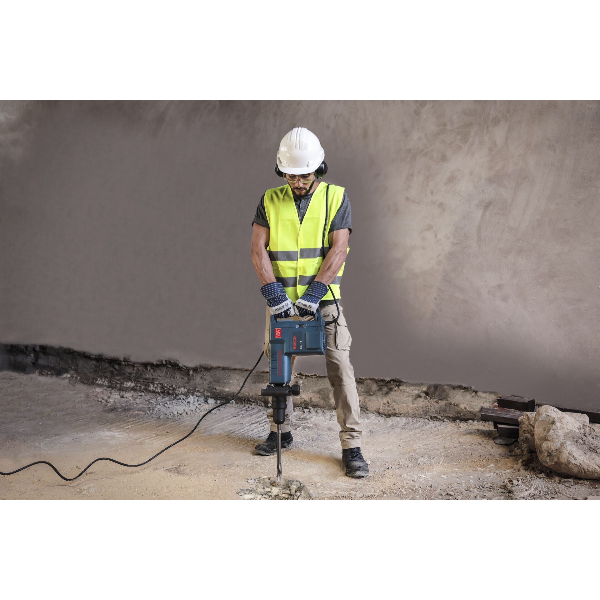 Person, Arbeiter, Elektrische Bohrmaschine, Schutzhelm, Helm