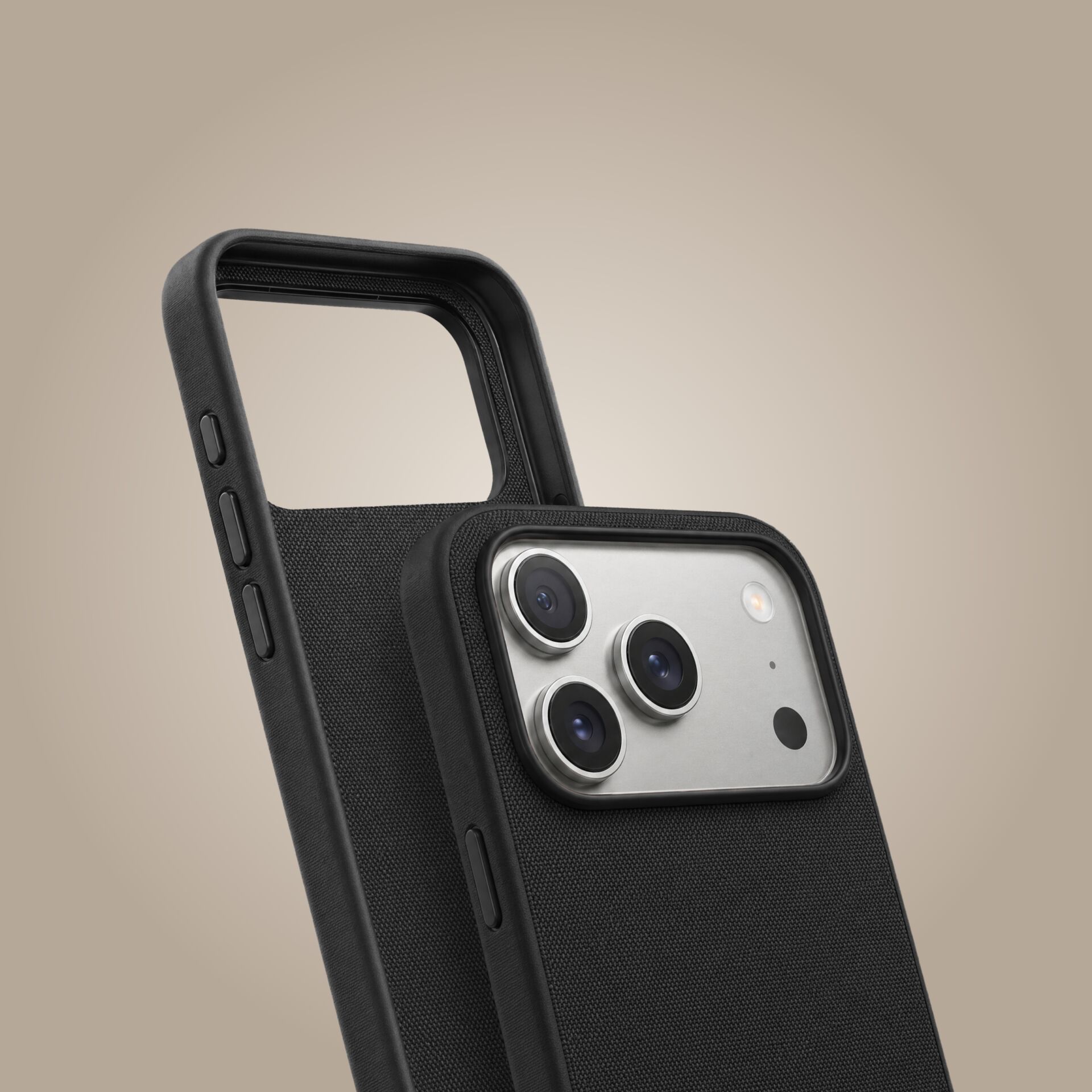 smartphone case, Kameraausschnitt, Triple-Kamera, schwarz, Schutzhülle