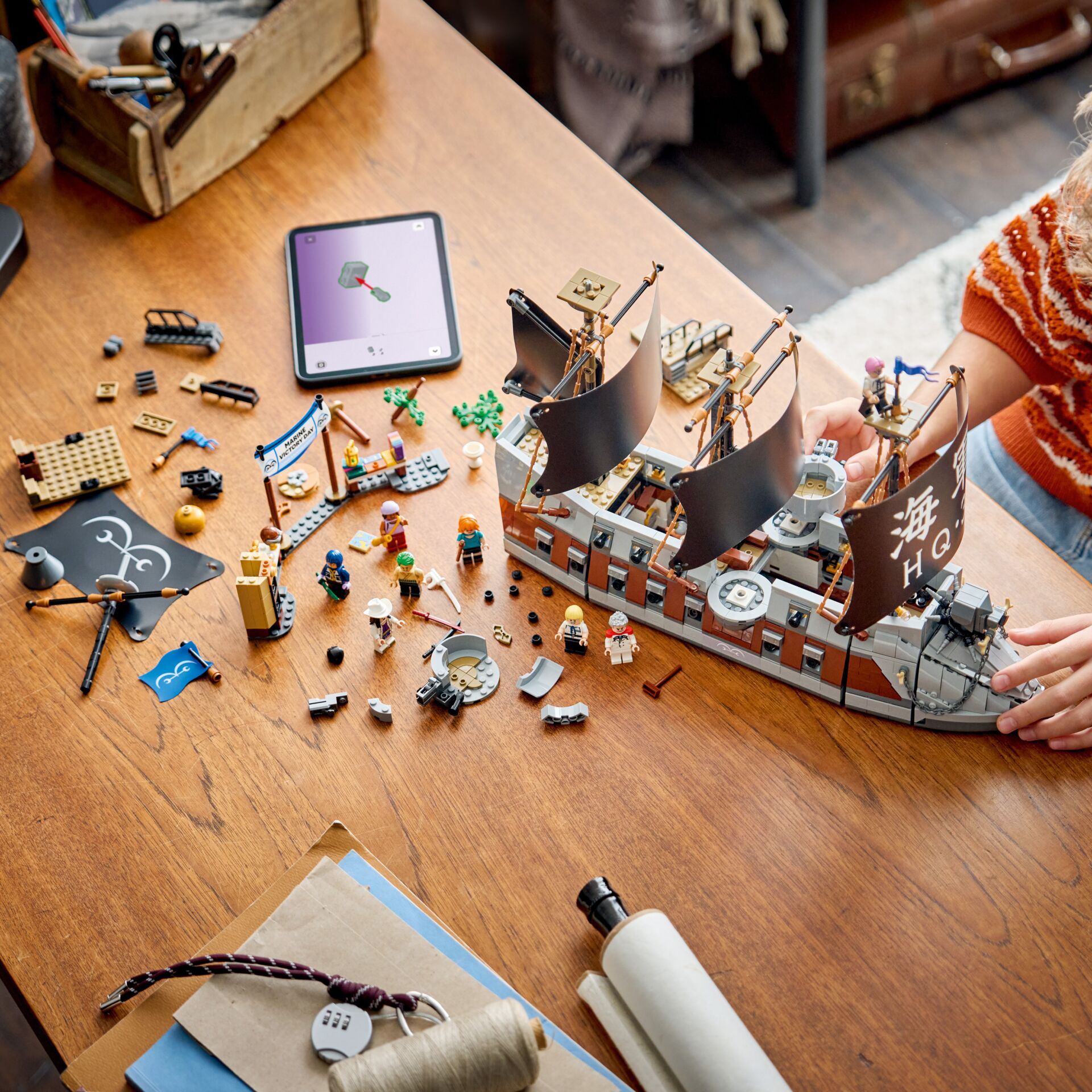 LEGO Schiff, Piratenboot, Schiff mit Segeln, Kullerfiguren, Bau-Set