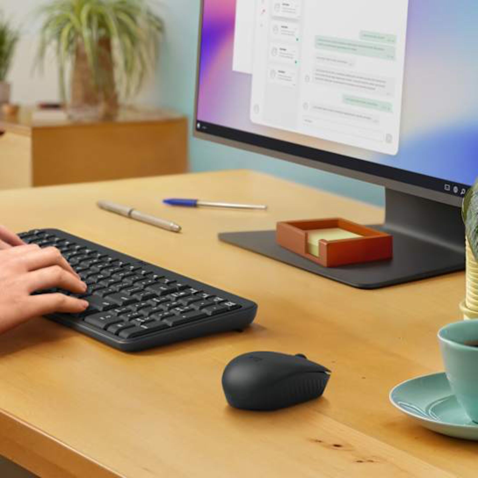 Tastatur, Maus, Monitor, Schreibtisch, Arbeitsplatz