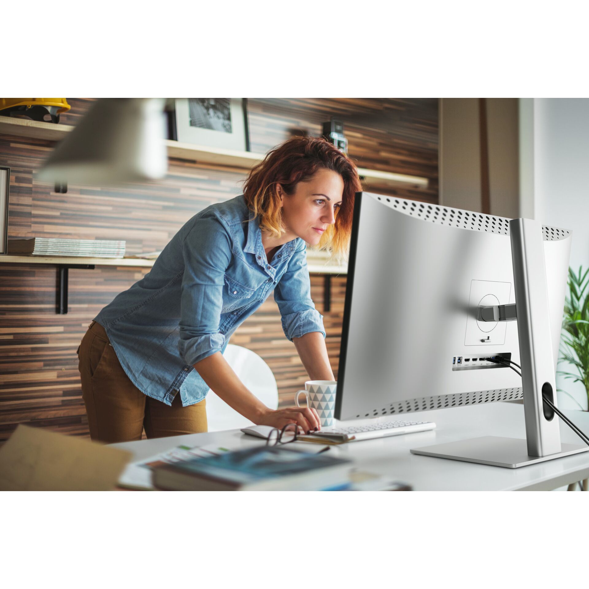 Tabelle, Computer-Hardware, Überwachen, Bildschirm, Schreibtisch, Moebel, Tabelle, Innenarchitektur, Schreibtisch, Person