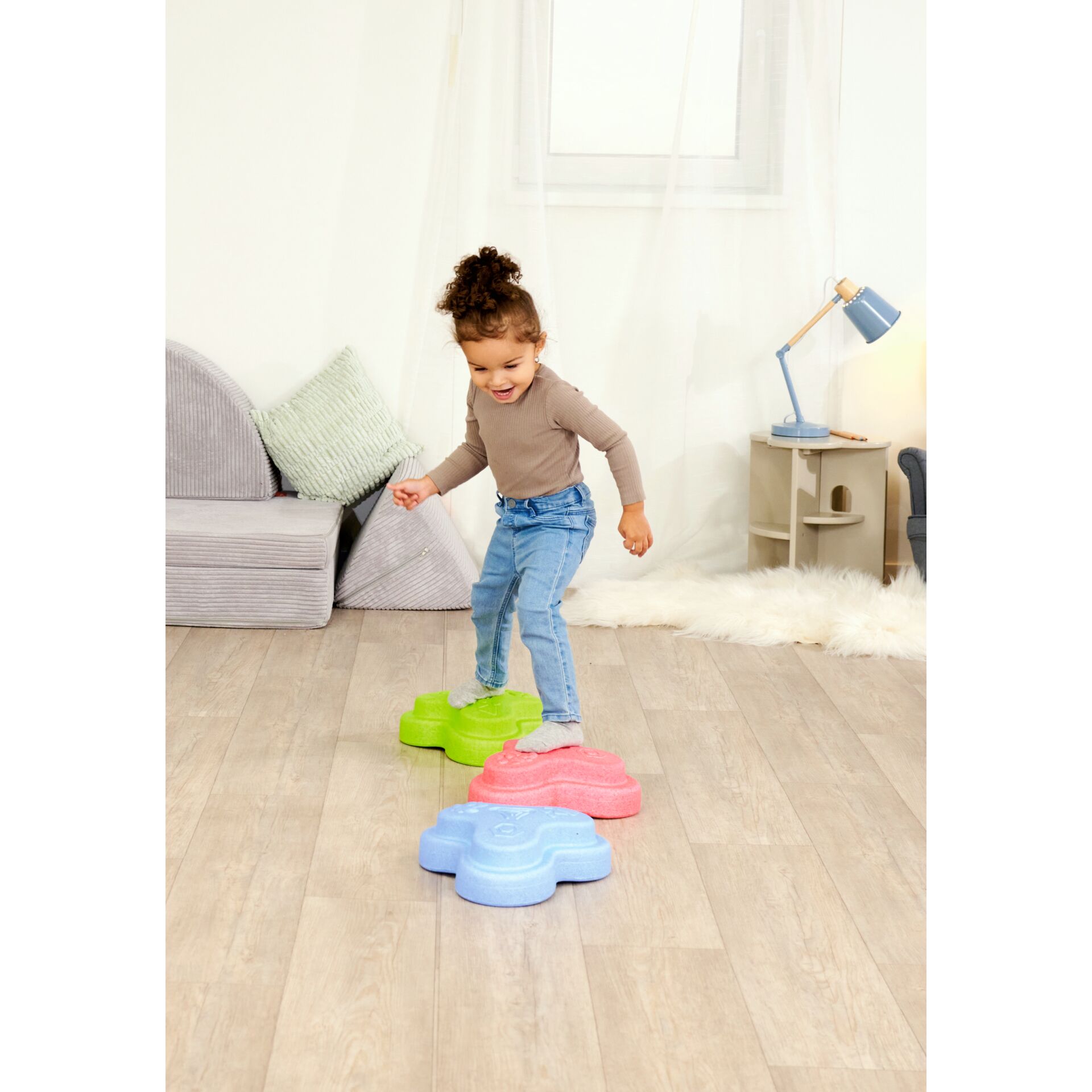 Hosen, Person, Innenarchitektur, Inneneinrichtung, Lampe, Hosen, Person, Innenarchitektur, Inneneinrichtung, Lampe, Hosen, Person, Innenarchitektur, Inneneinrichtung, Lampe, Hosen, Person, Innenarchitektur, Inneneinrichtung, Lampe