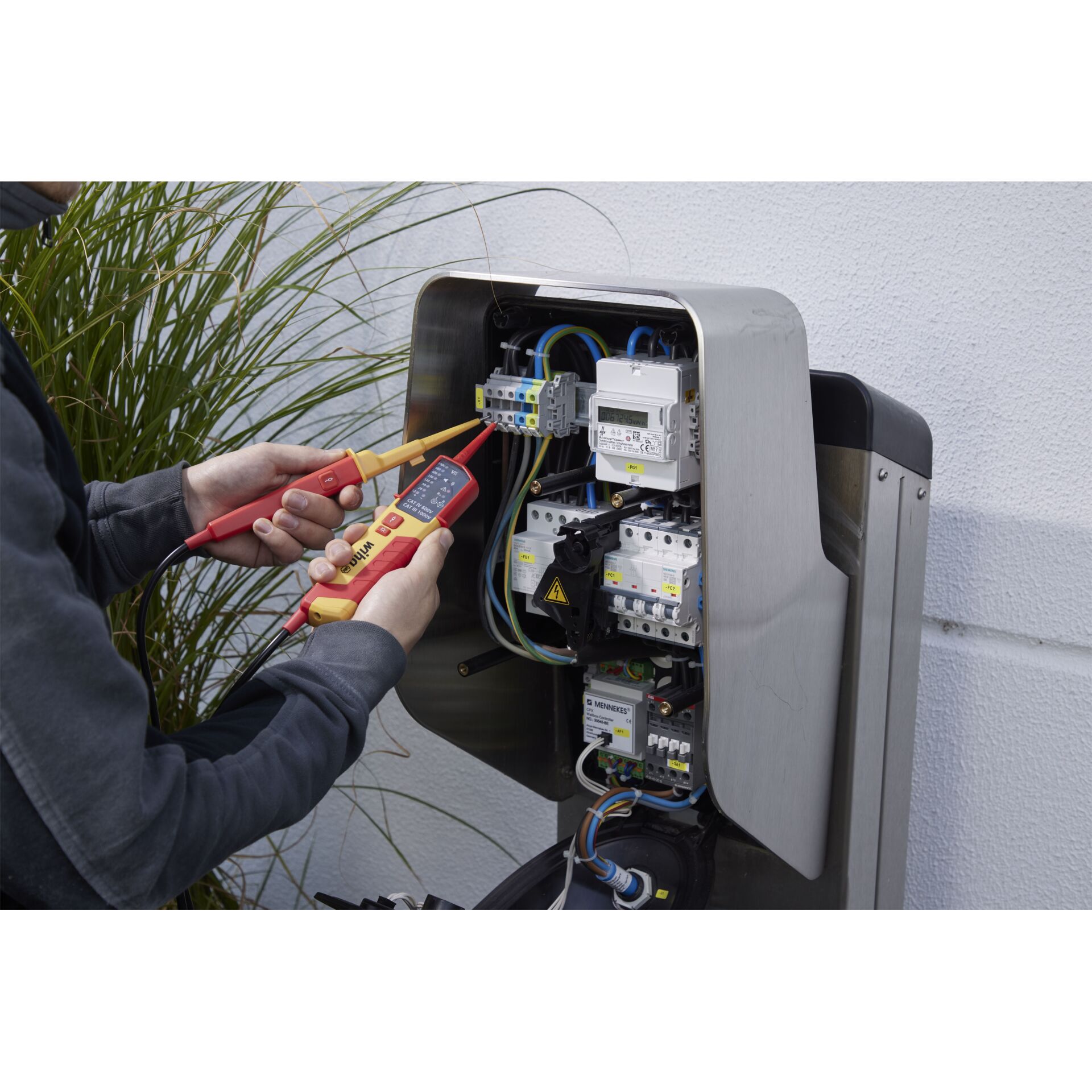 Verkabelung, Person, Computerausrüstung, Elektronik, Hardware