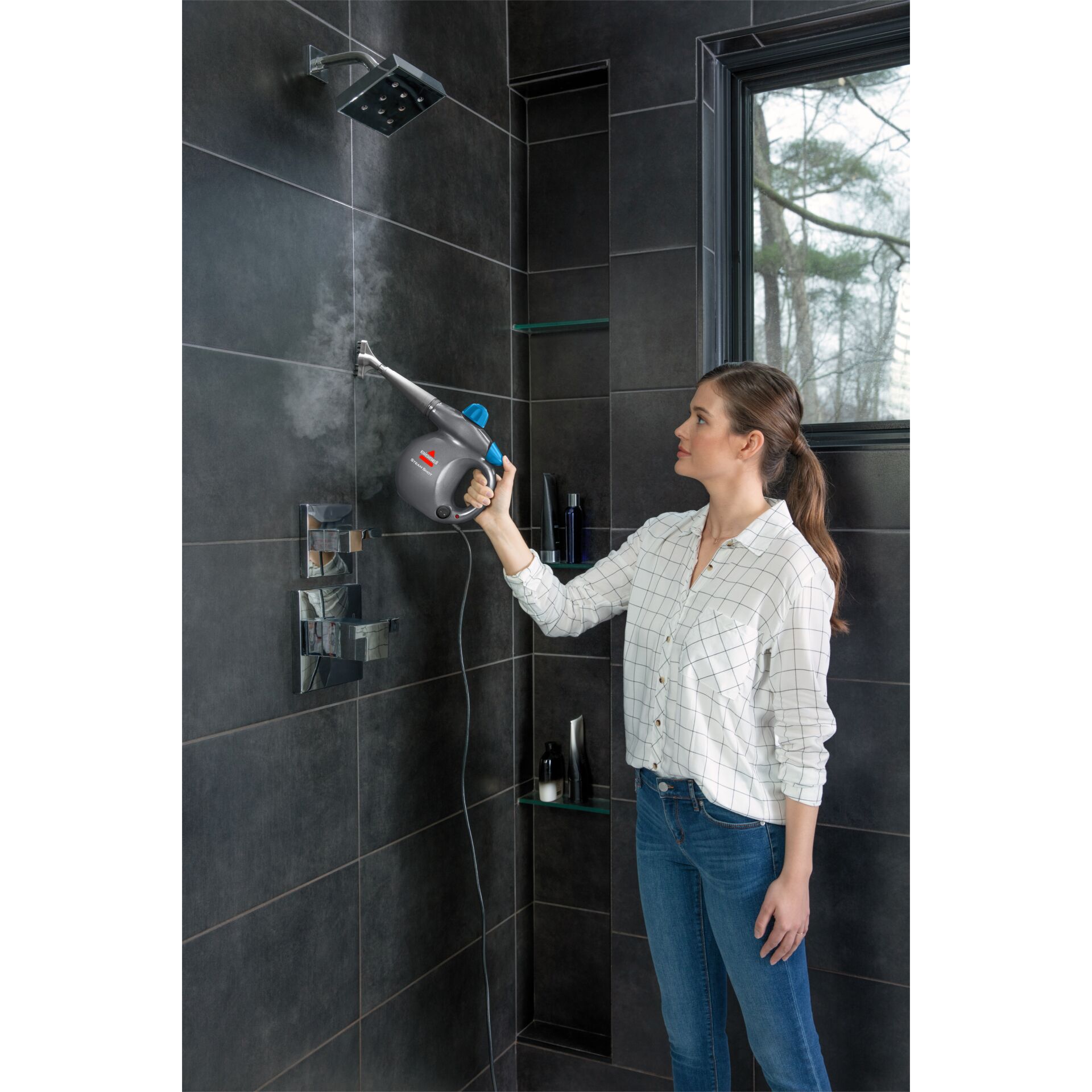 Drinnen, Badezimmer, Zimmer, Duscharmatur, Elektrische Bohrmaschine, Drinnen, Badezimmer, Zimmer, Duscharmatur, Elektrische Bohrmaschine, Drinnen, Badezimmer, Zimmer, Duscharmatur, Elektrische Bohrmaschine