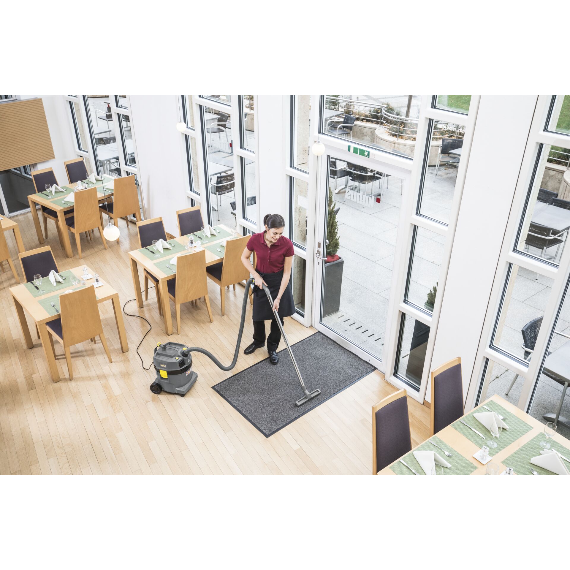 Innenarchitektur, Person, Schuh, Tabelle, Stuhl