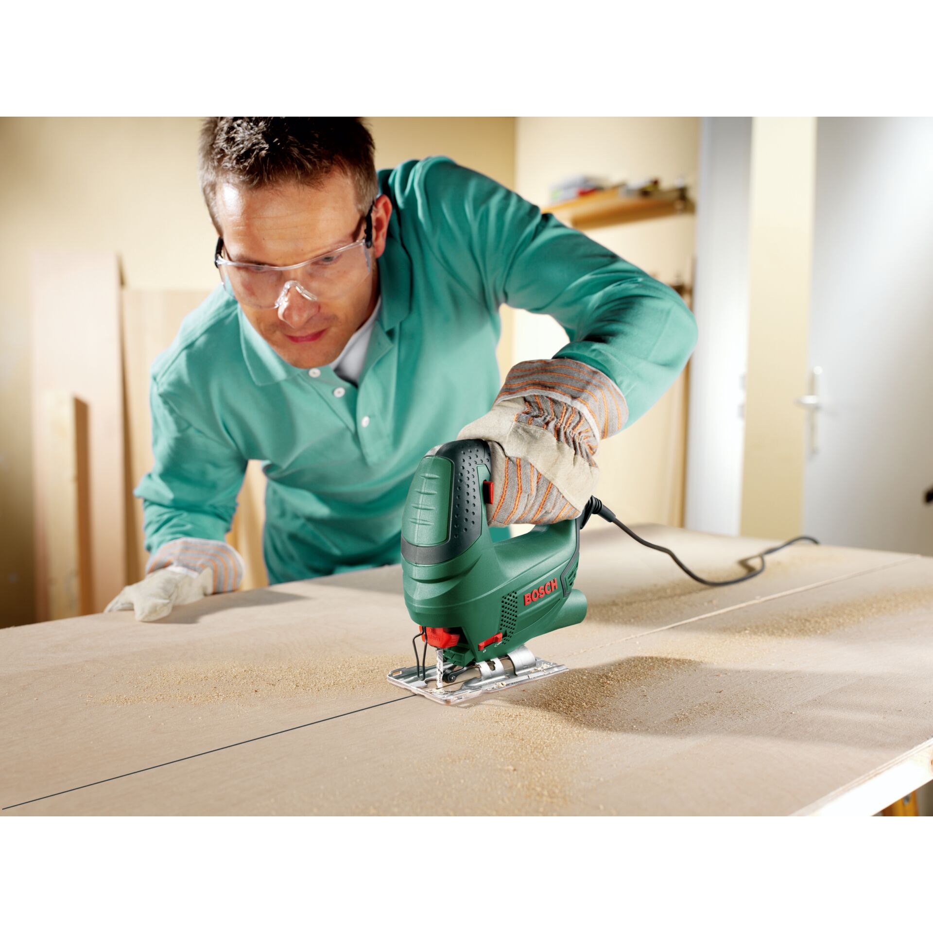 Stichsäge, Bohrmaschine, Holzarbeiten, Elektrowerkzeug, Schneiden