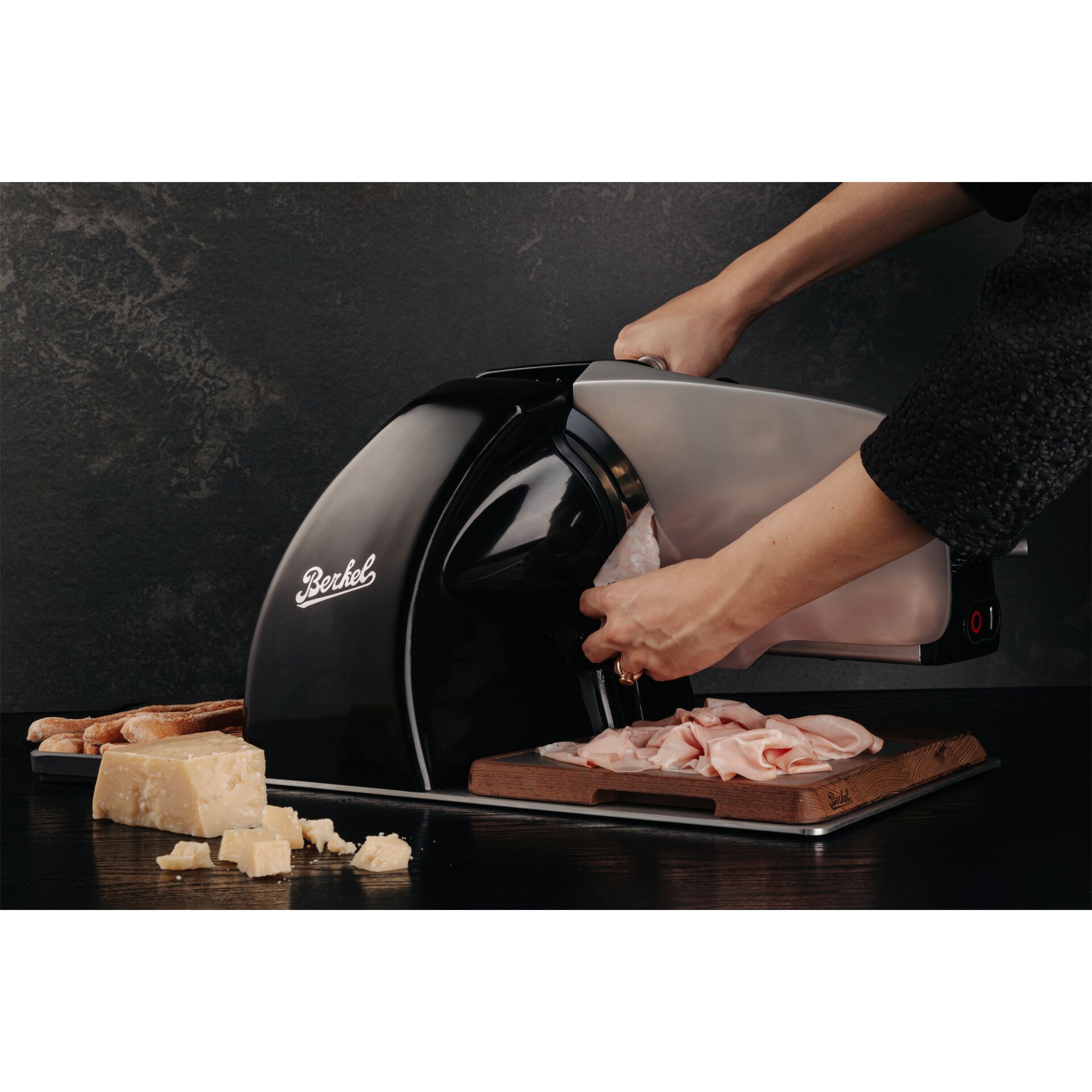 Käseschneider, Käse schneidemaschine, Käsescheibe, Küchenmaschine, Holzschneidbrett