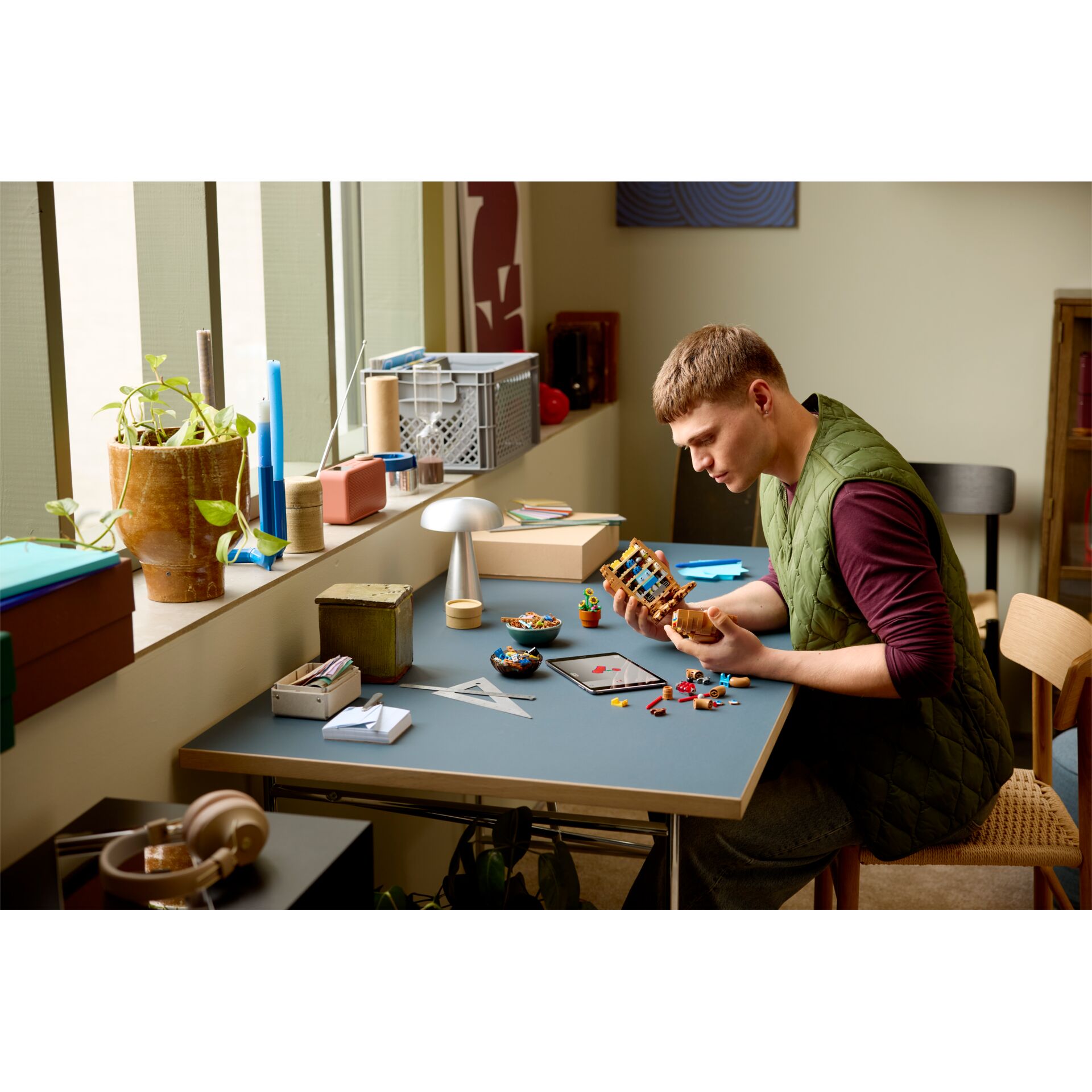 tisch, tischarbeitsplatz, werkbank, person, basteln