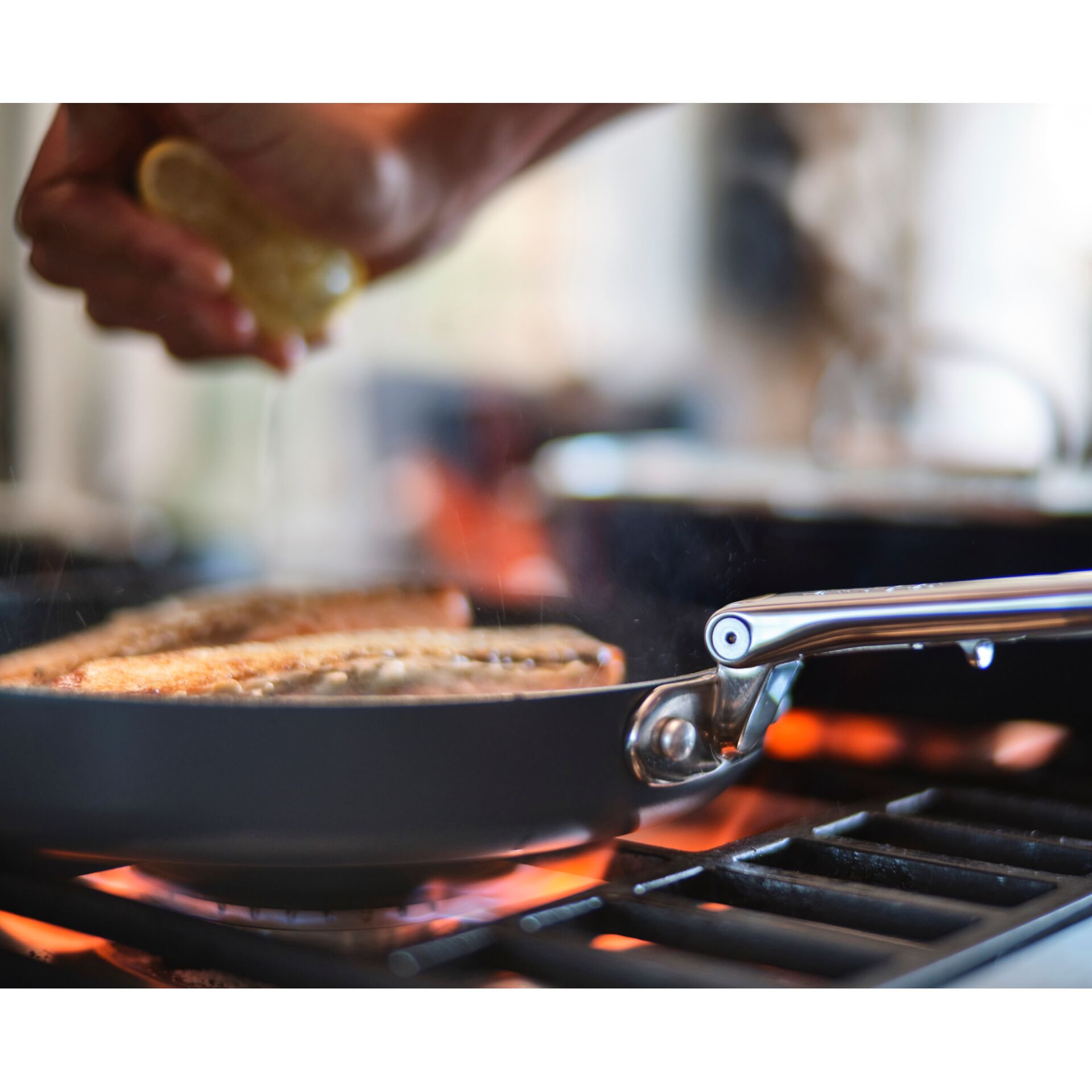 Kochtopf, Kochgeschirr, Kochfeld, Küche, Person