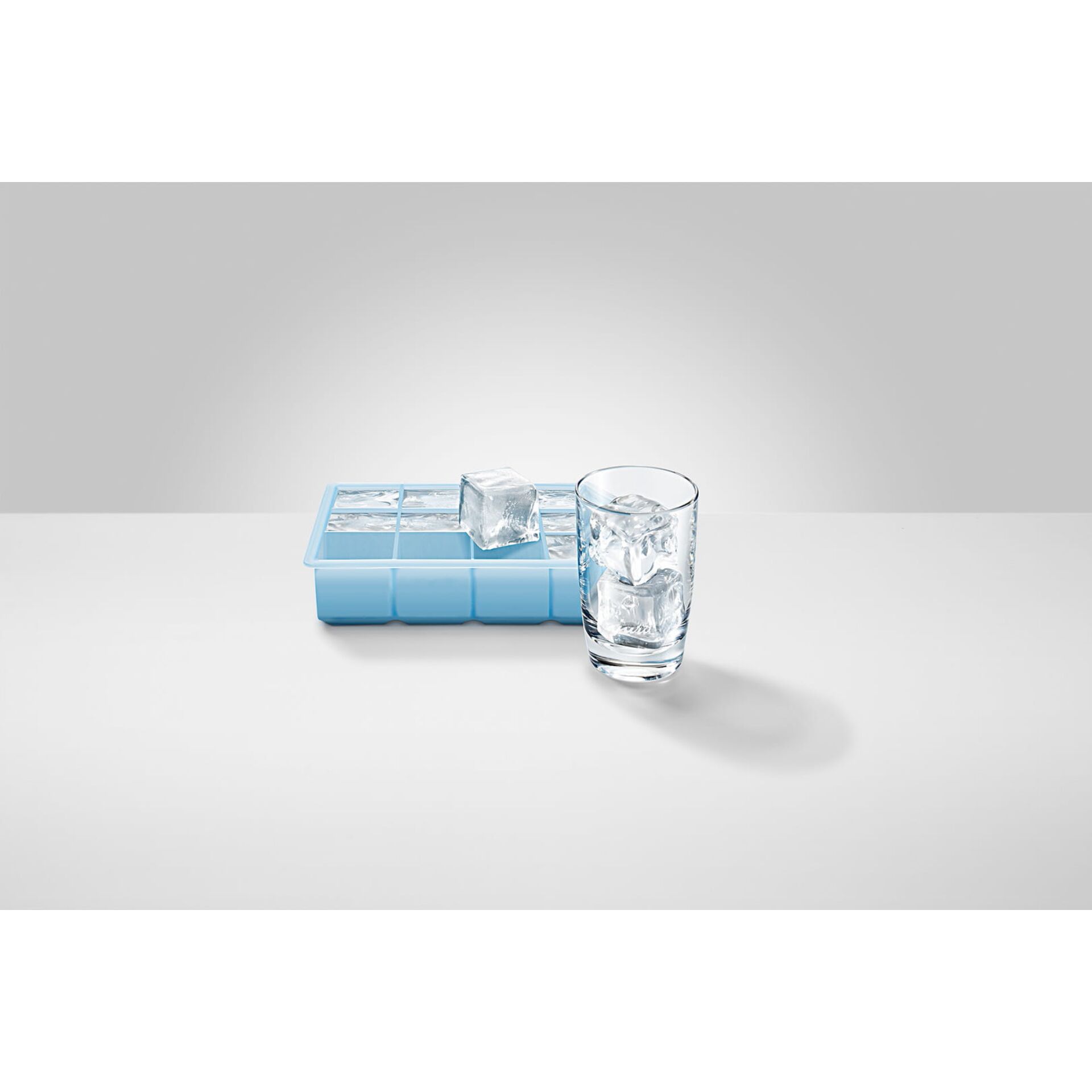 Eiswürfel, Eishalter, Schneekasten, Kühlbox, Glas mit Eis