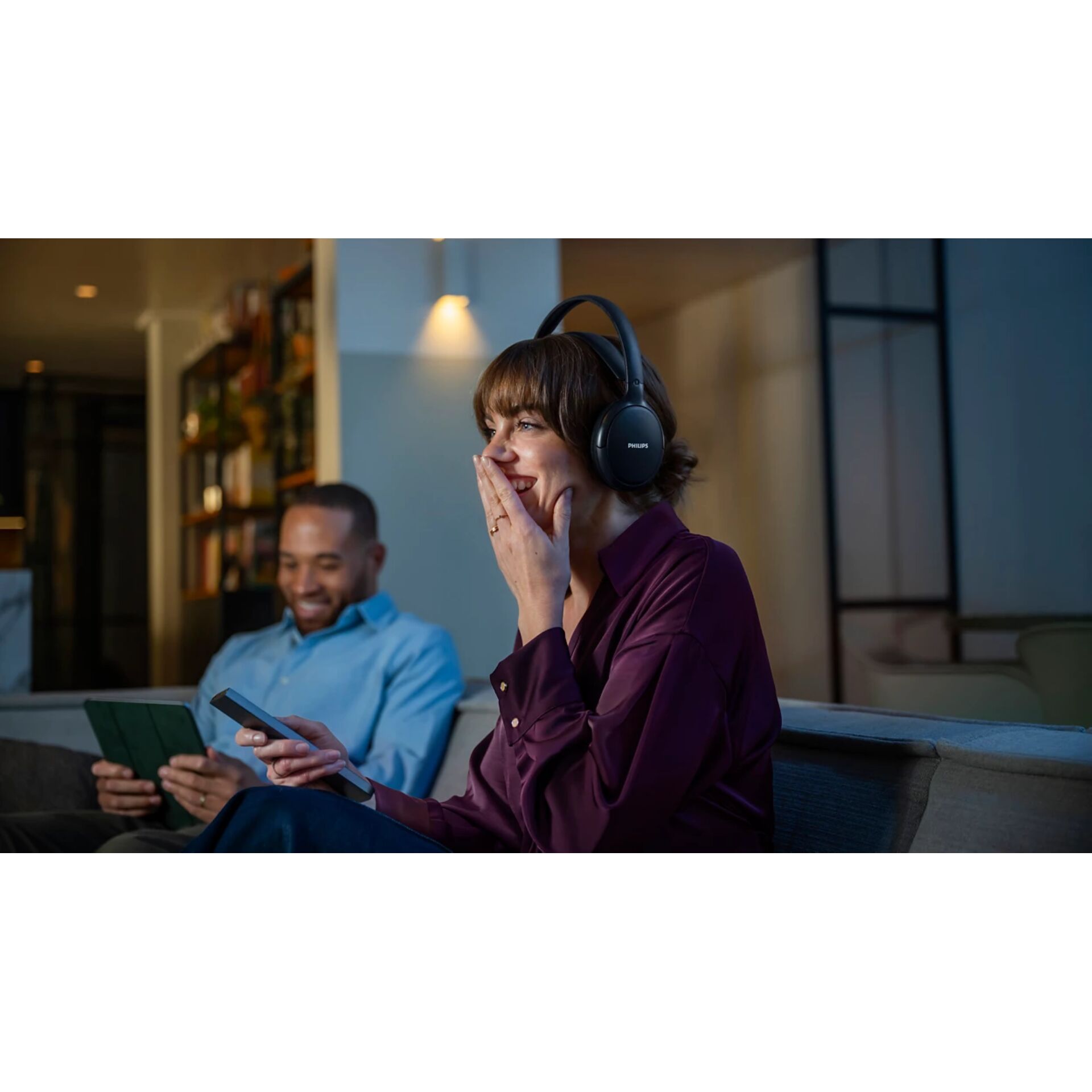 kopfhörer, over-ear, bluetooth, frau, casual