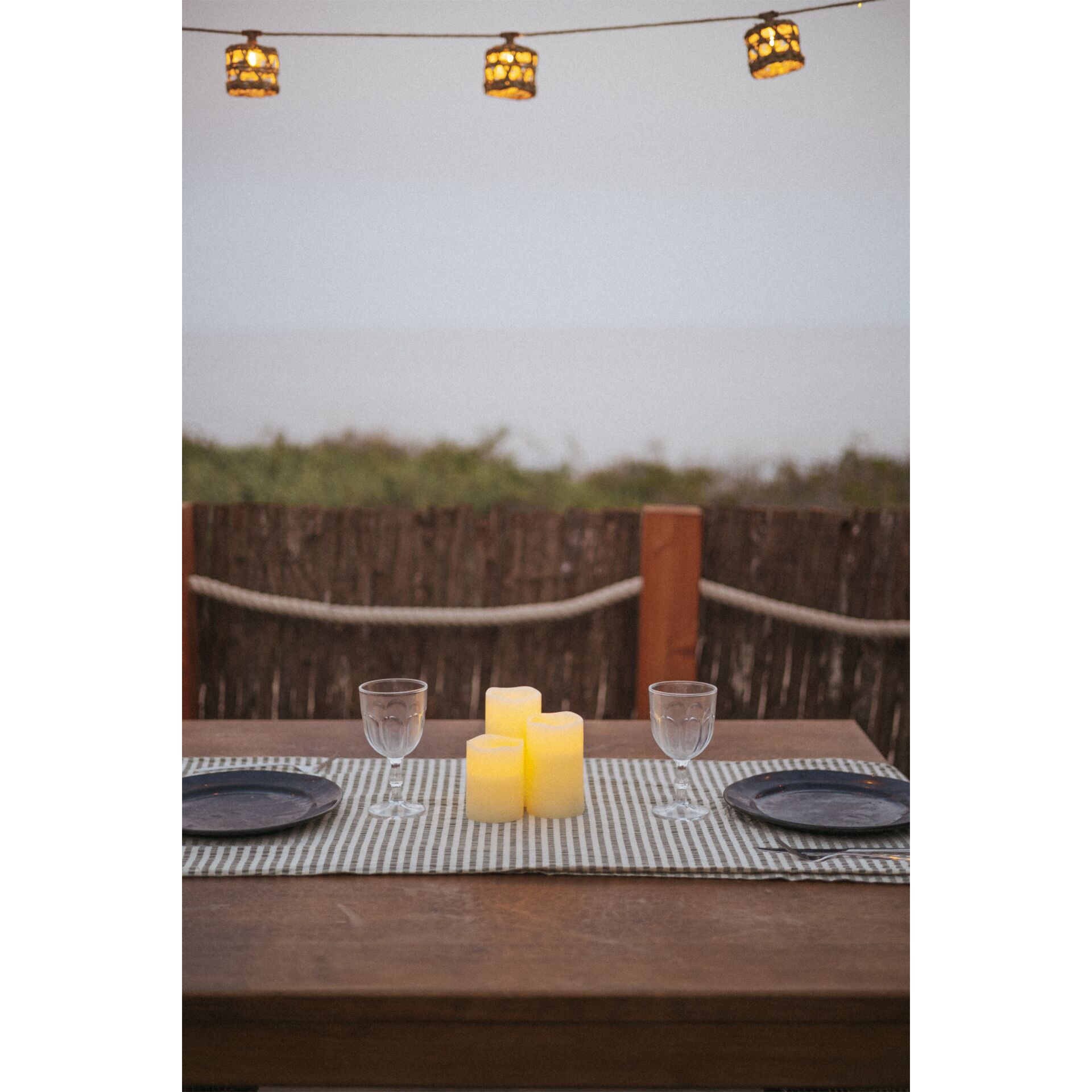 Tabelle, Esstisch, Tischplatte, Teller, Innenarchitektur