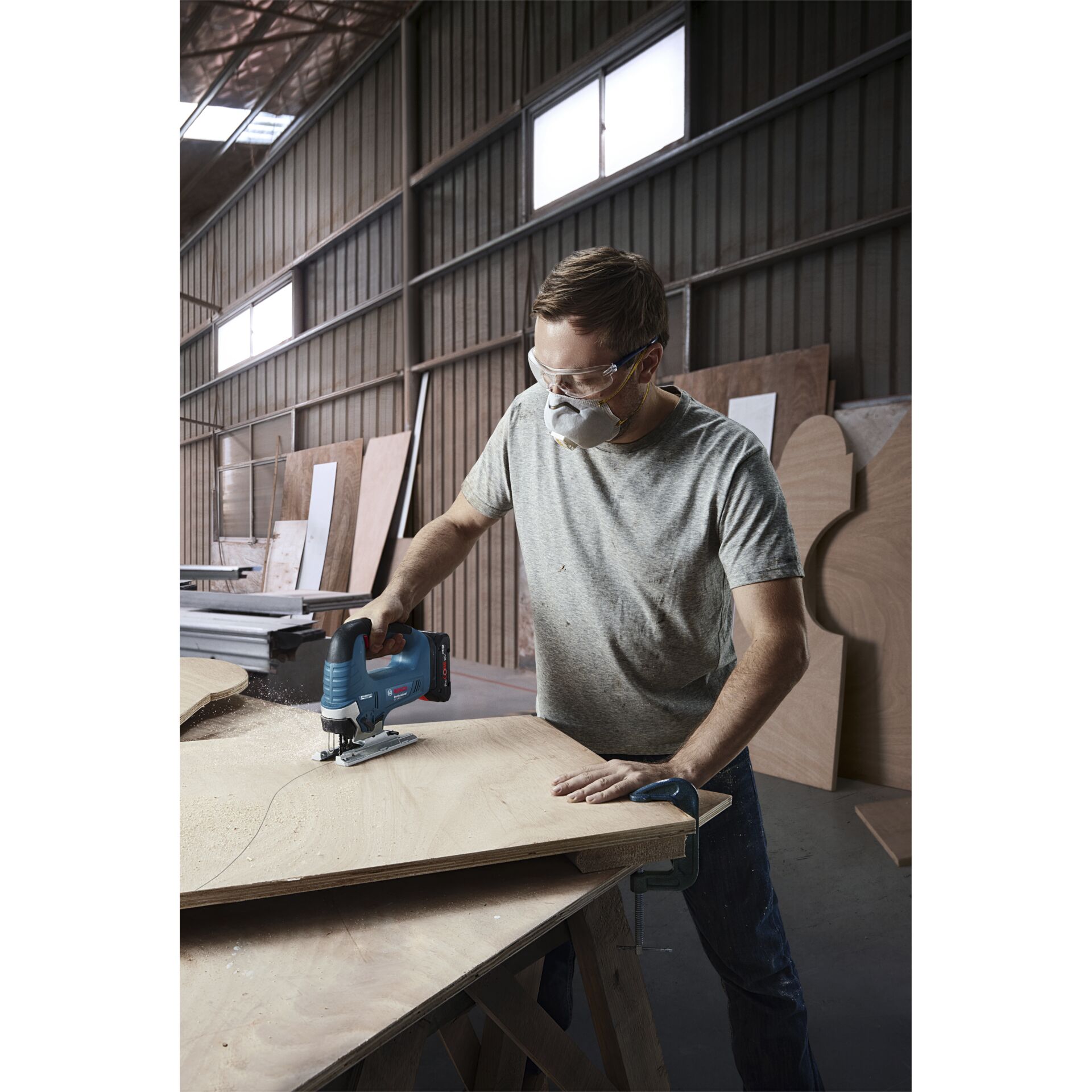 Gerät, Elektrische Bohrmaschine, Werkzeug, Person, Holzbearbeitung