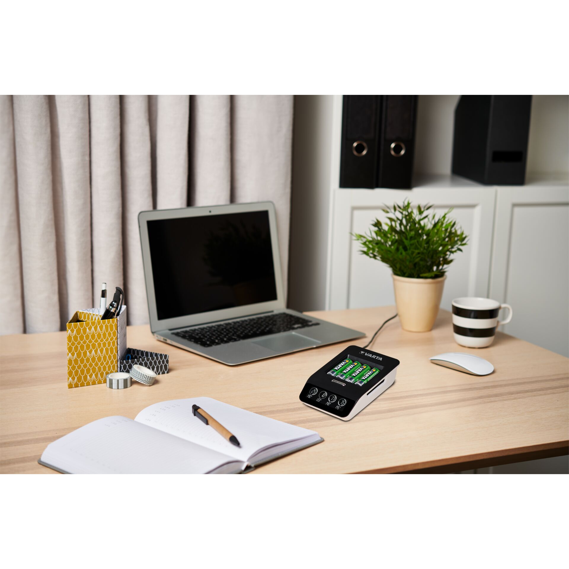 Tabelle, Laptop, Notizbuch, Stift, Schreibtisch