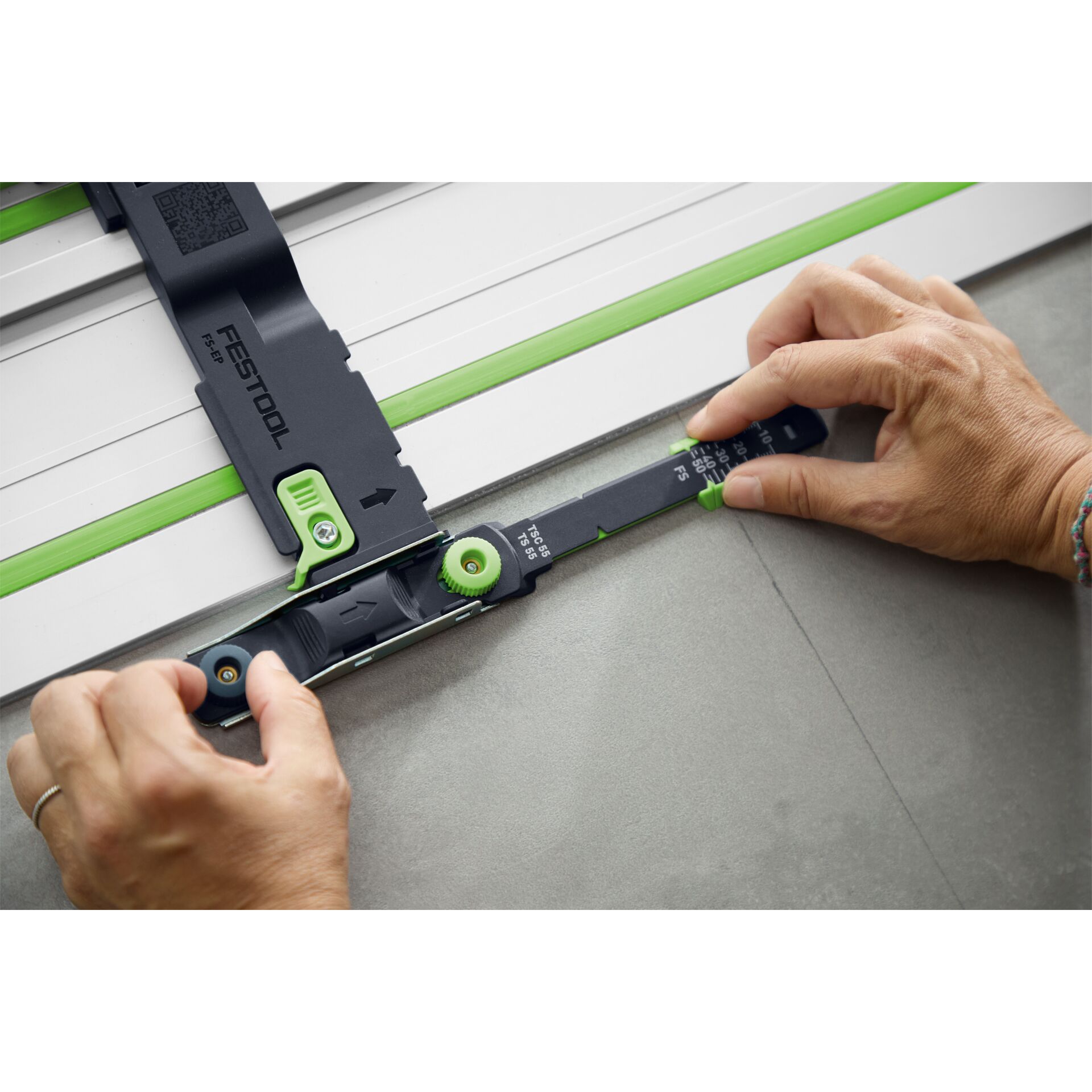 t-tool, t-saw, fliesen-schneiden, messung, grün-gurt