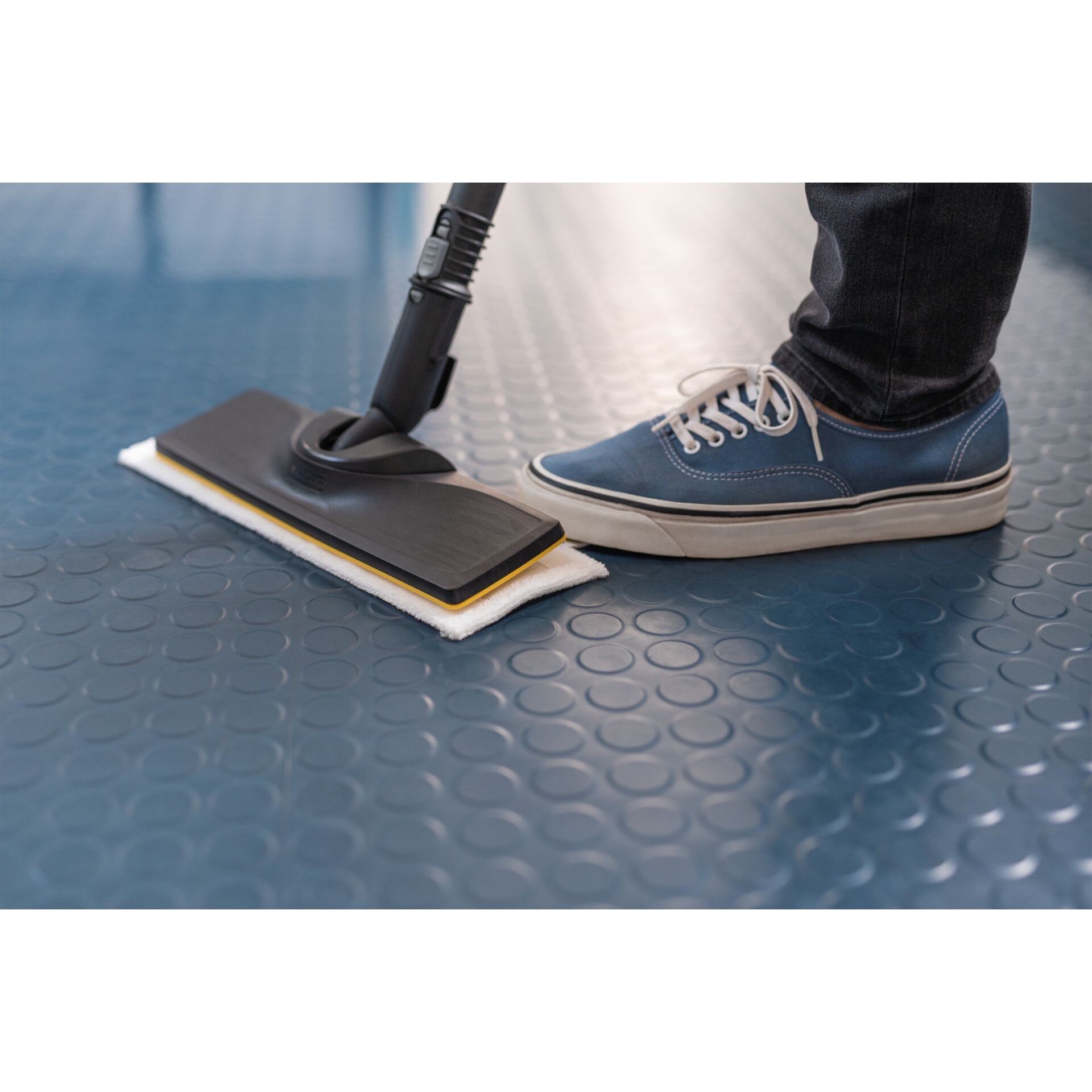 Schuhwerk, Schuh, Innenarchitektur, Reinigen, Sneaker