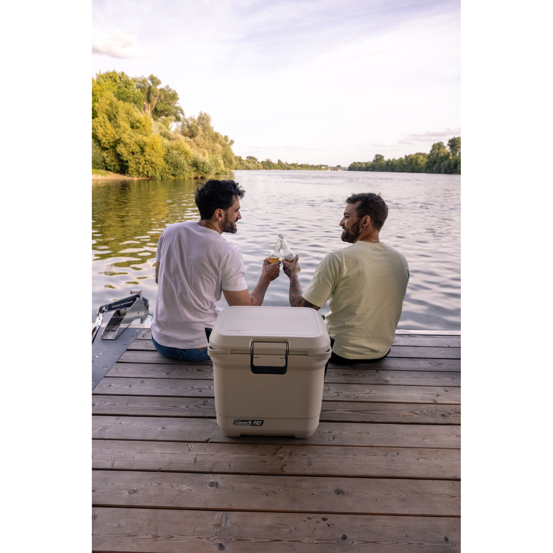 Uferpromenade, Erwachsener, Männlich, Mann, Person