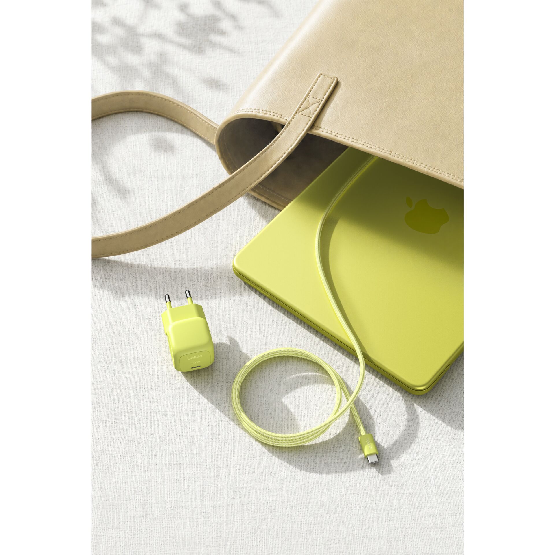 recherche image, grün, flache tasche, ladegerät, usb-c kabel