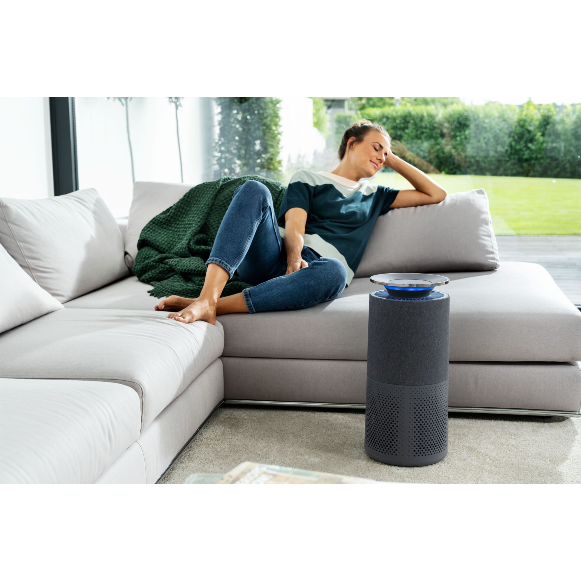 wohnzimmer, sofa, grau, smart-lautsprecher, engele
