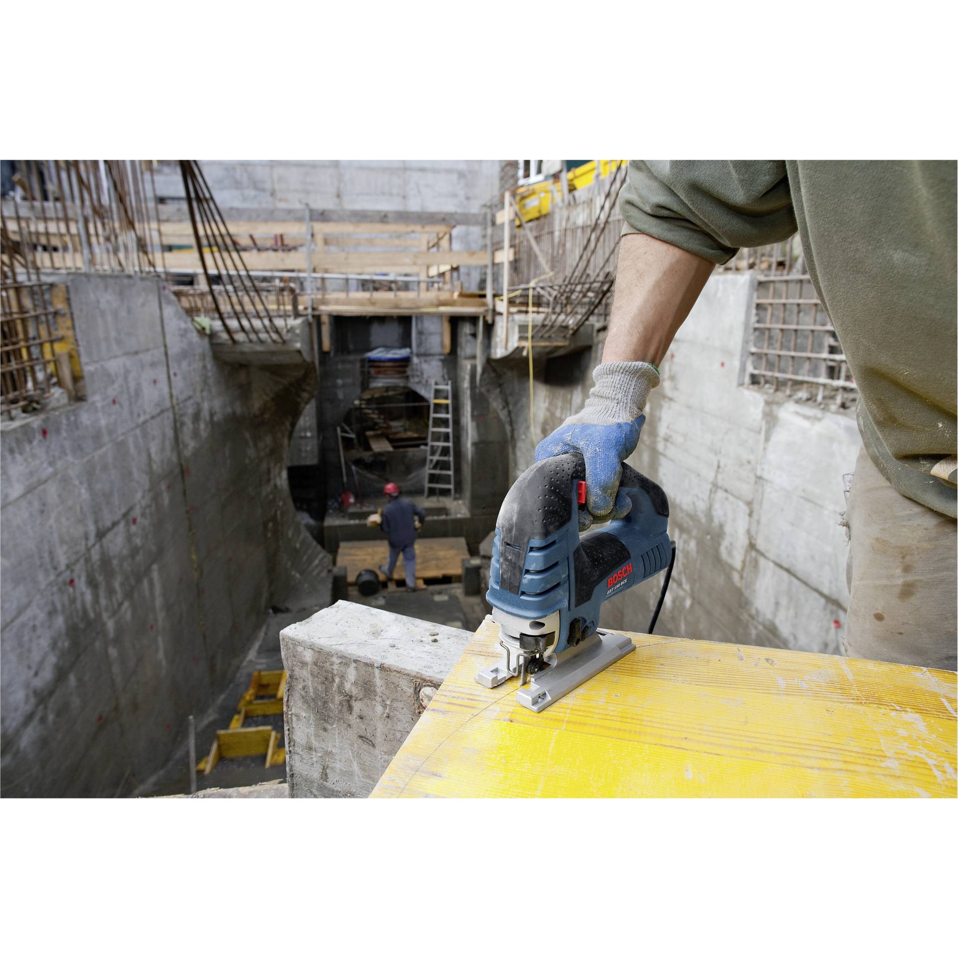 Person, Arbeiter, Kleidung, Handschuh, Elektrische Bohrmaschine