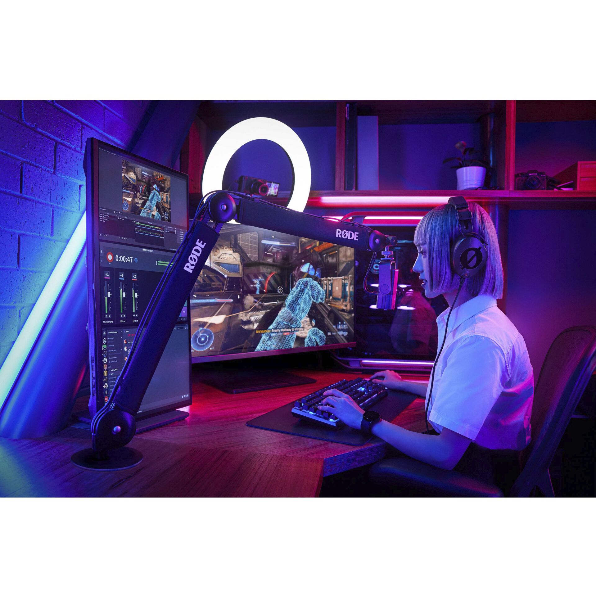 Kopfhörer, Computer-Tastatur, Person, Armbanduhr, Videospielen