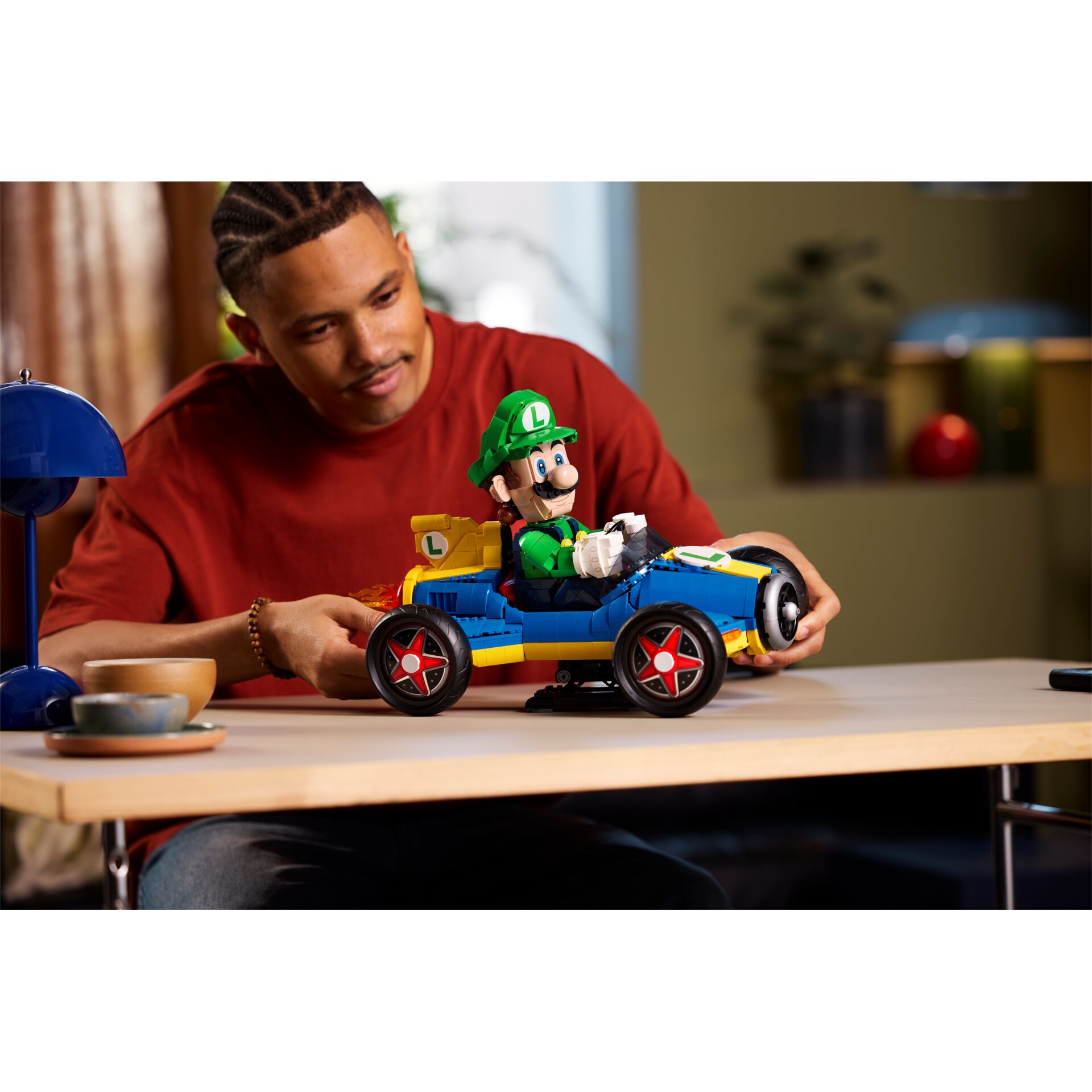 Spielzeugauto, LEGO-Set, große Räder, Mario Kart-inspiriert, Lego-Fahrzeug