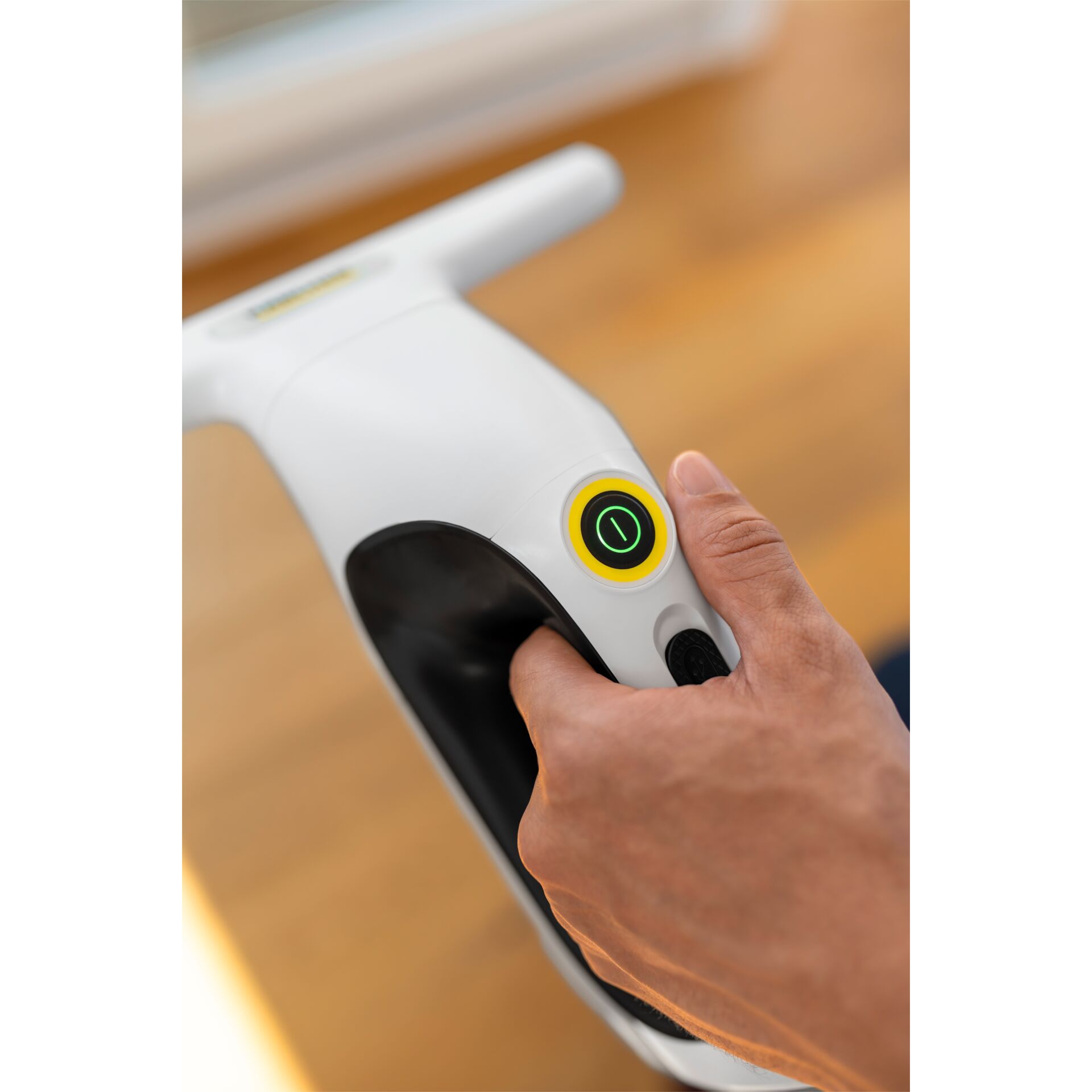 Heizgerät, Handheld, Schlauchgerät, grün-schwarz Knopf, weiße Oberfläche