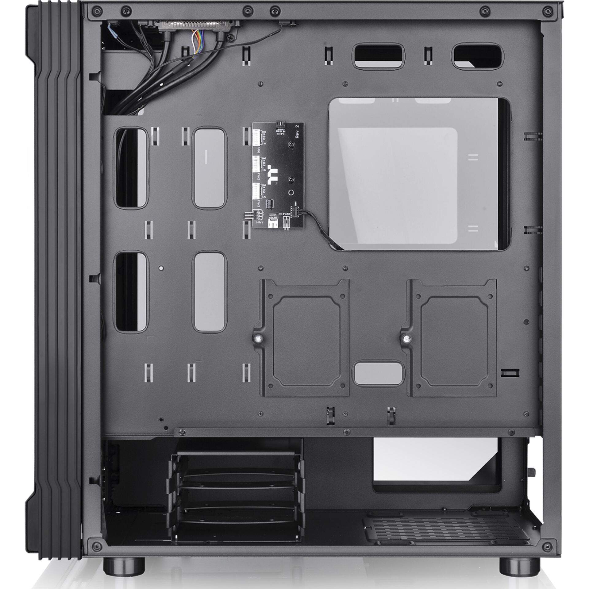 PC-Gehäuse, innere Anordnung, Laufwerksschächte, Motherboard-Tray, SSD-Slot