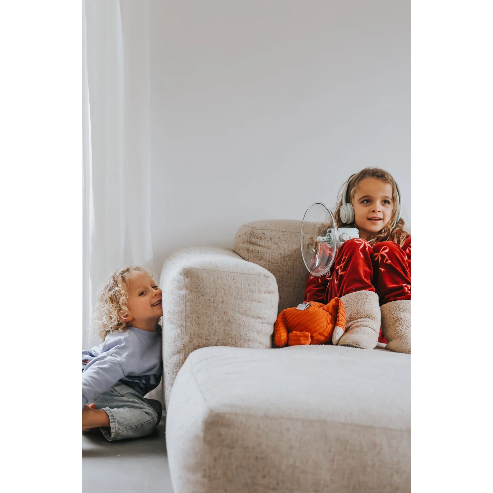 Kinder, Wohnzimmer, Kissen, Kopfhörer, Sessel