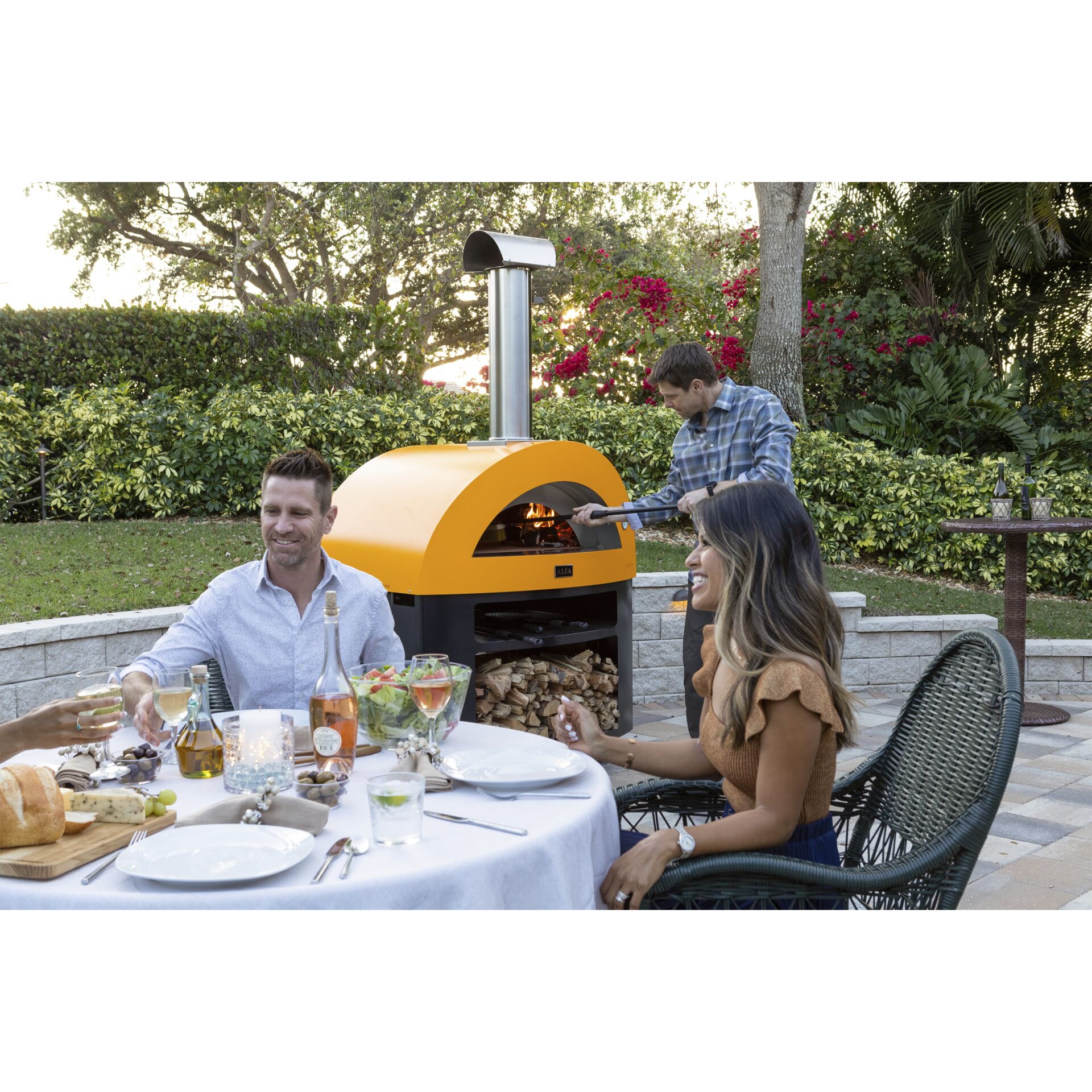 Esstisch, Tisch, Mittagessen, Mann, Person