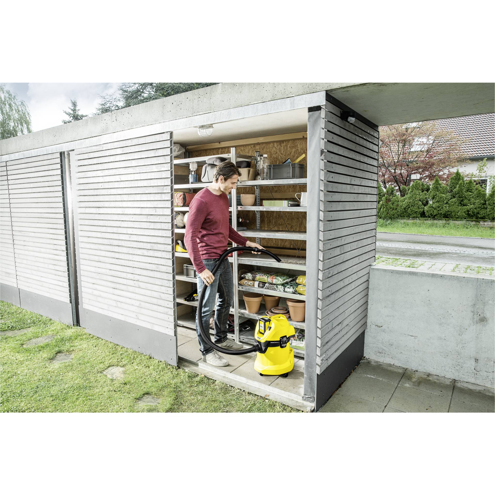 Innenarchitektur, Handschuh, Geräteschuppen, Person, E-Scooter