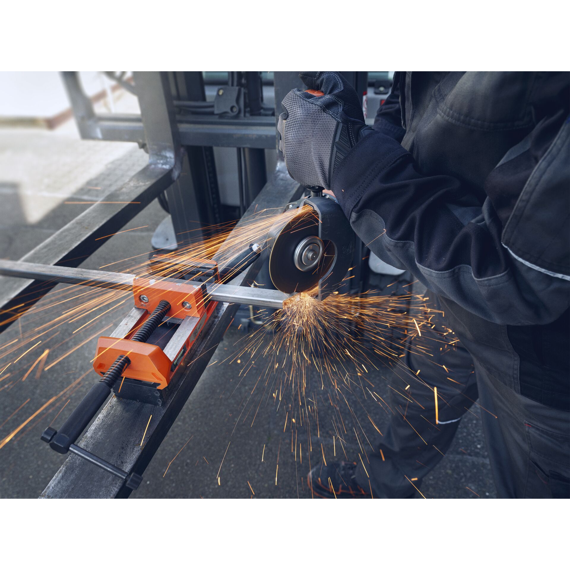 Person, Metallbearbeitung