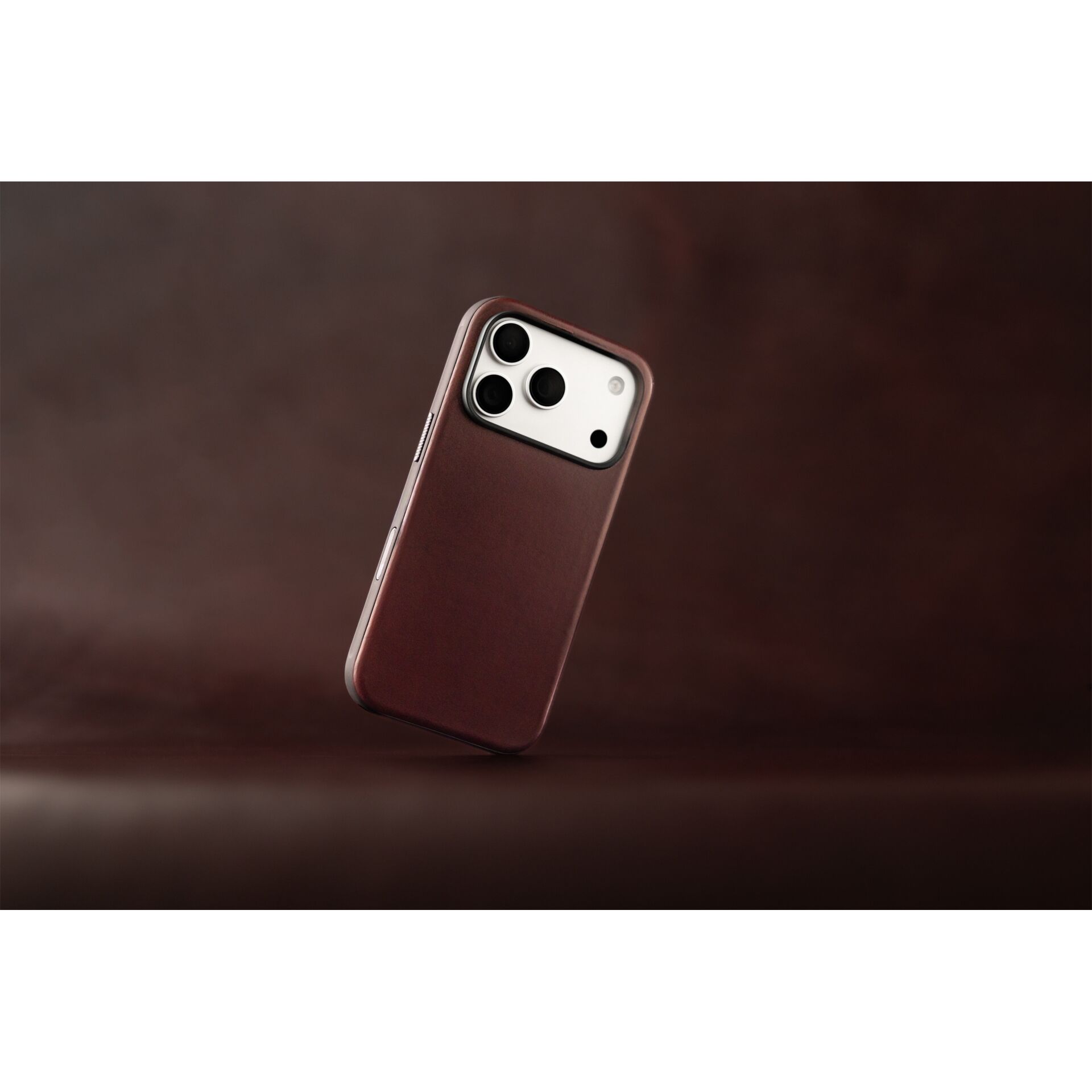 Smartphone, Back cover, Triple camera, Leather case, Brown