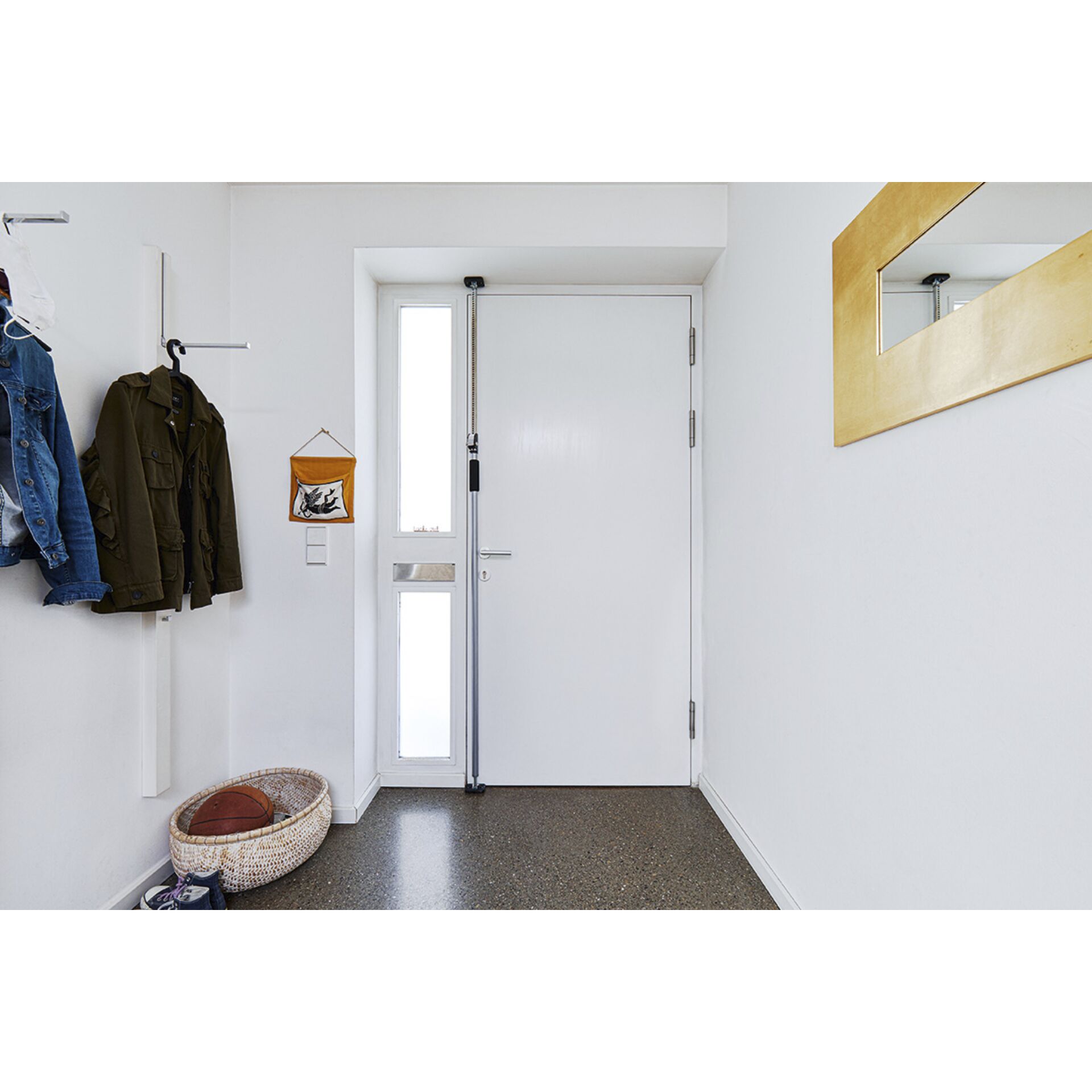 Mantel, Tür, Fußboden, Bodenbeläge, Innenarchitektur