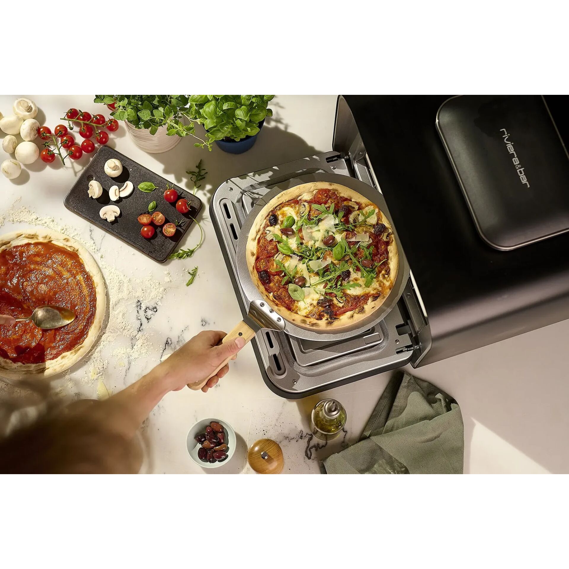 Pizza, Pizzapfanne, Pfannenpizza, Küchengerät, Kräuterbelag