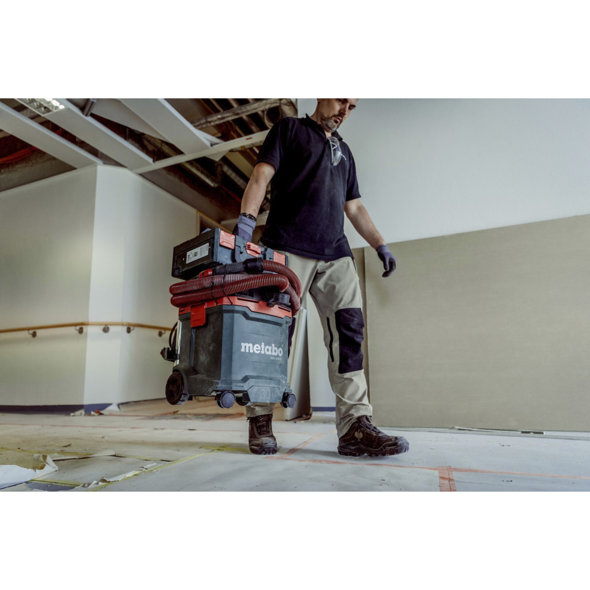 Bekleidung, Handschuh, Person, Hosen