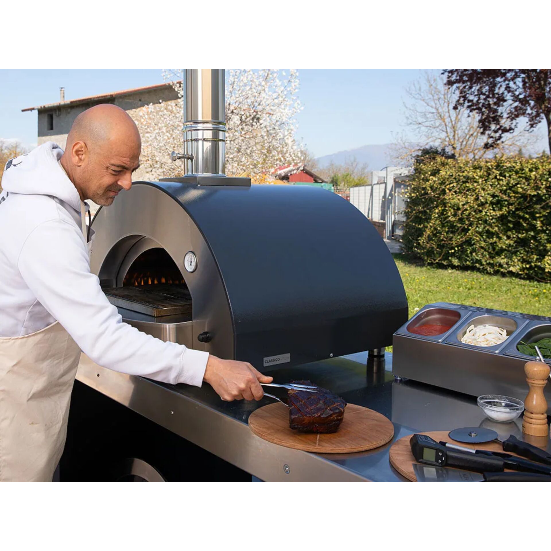 Grill, Holzkohlegrill, Pizzaofen, Grillzubehör, Fleisch