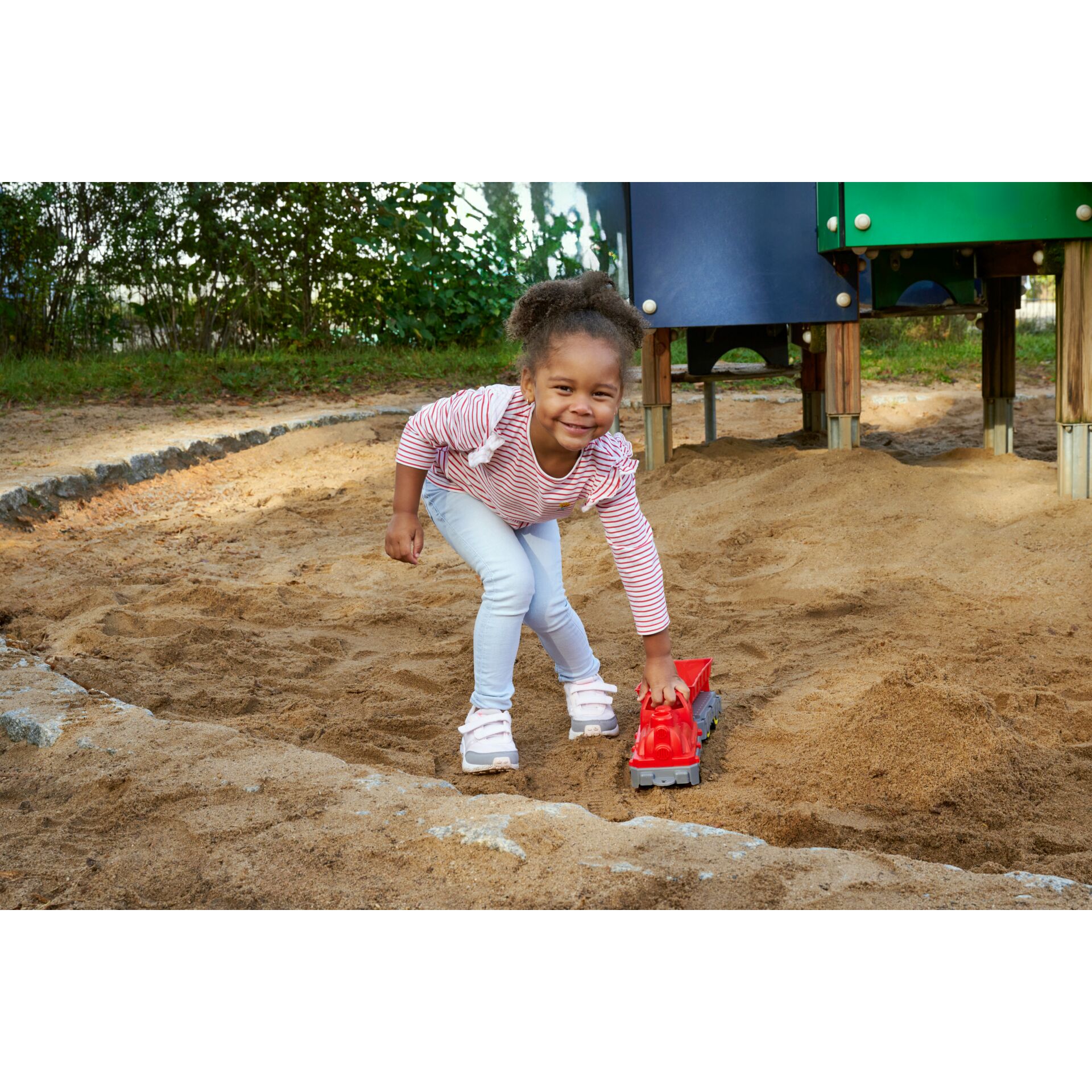 Hosen, Gras, Schuh, Spielbereich, Draußen