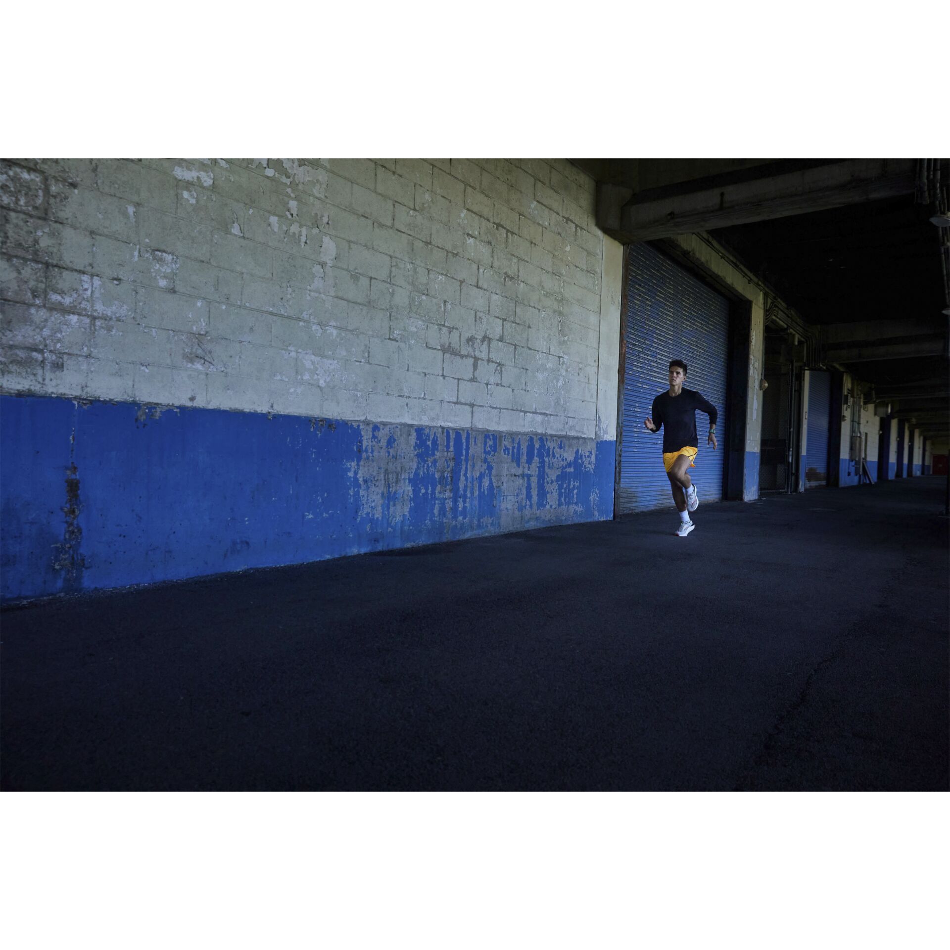 Person, Gehen, Stadt, Straße, Schuh