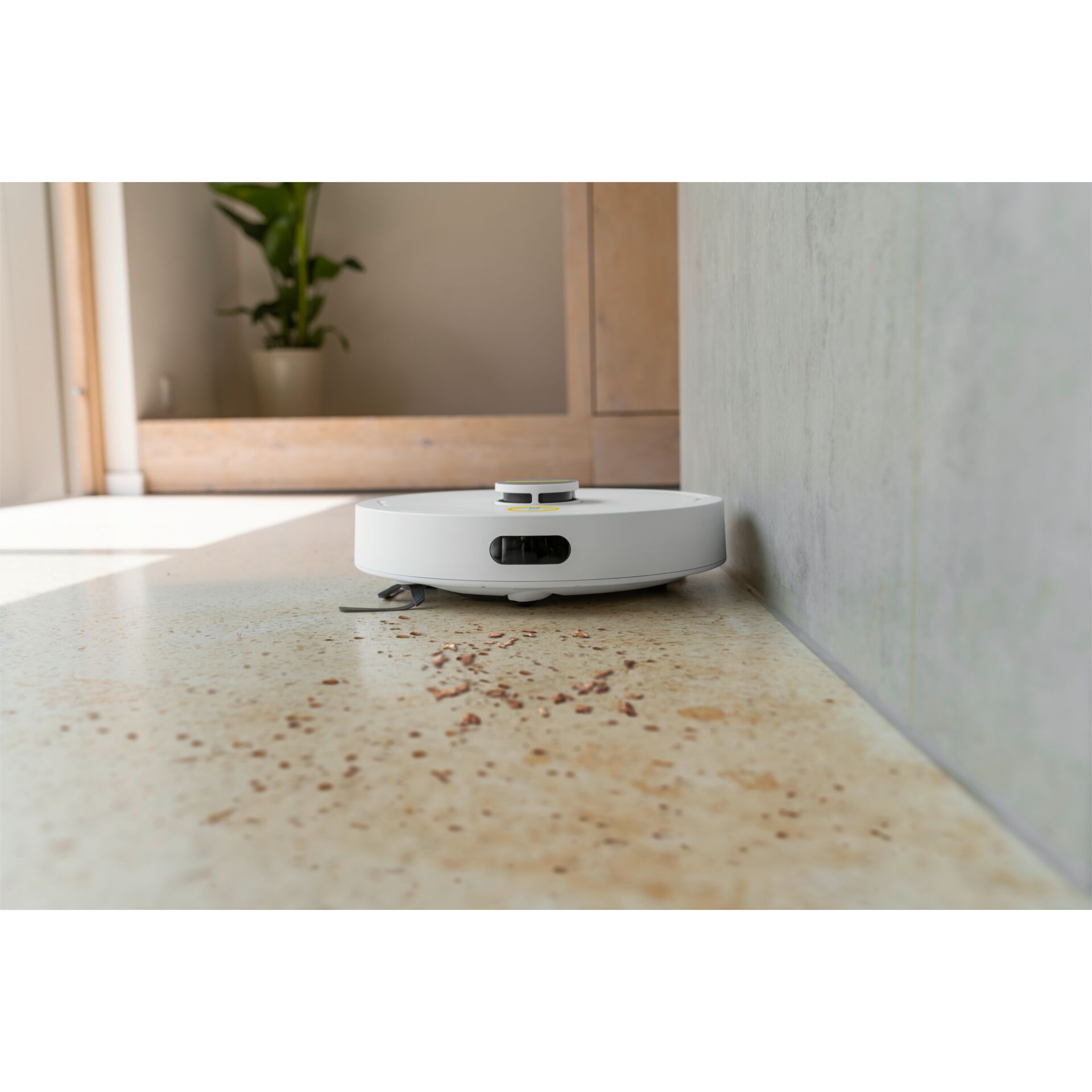 Roomba, Roboterstaubsauger, Saugroboter, Weiße Farbe, Ladestation sichtbar, Robotischer Staubsauger, Bodenreinigung, weißes Gerät, Sensor-Taste, Kompakt