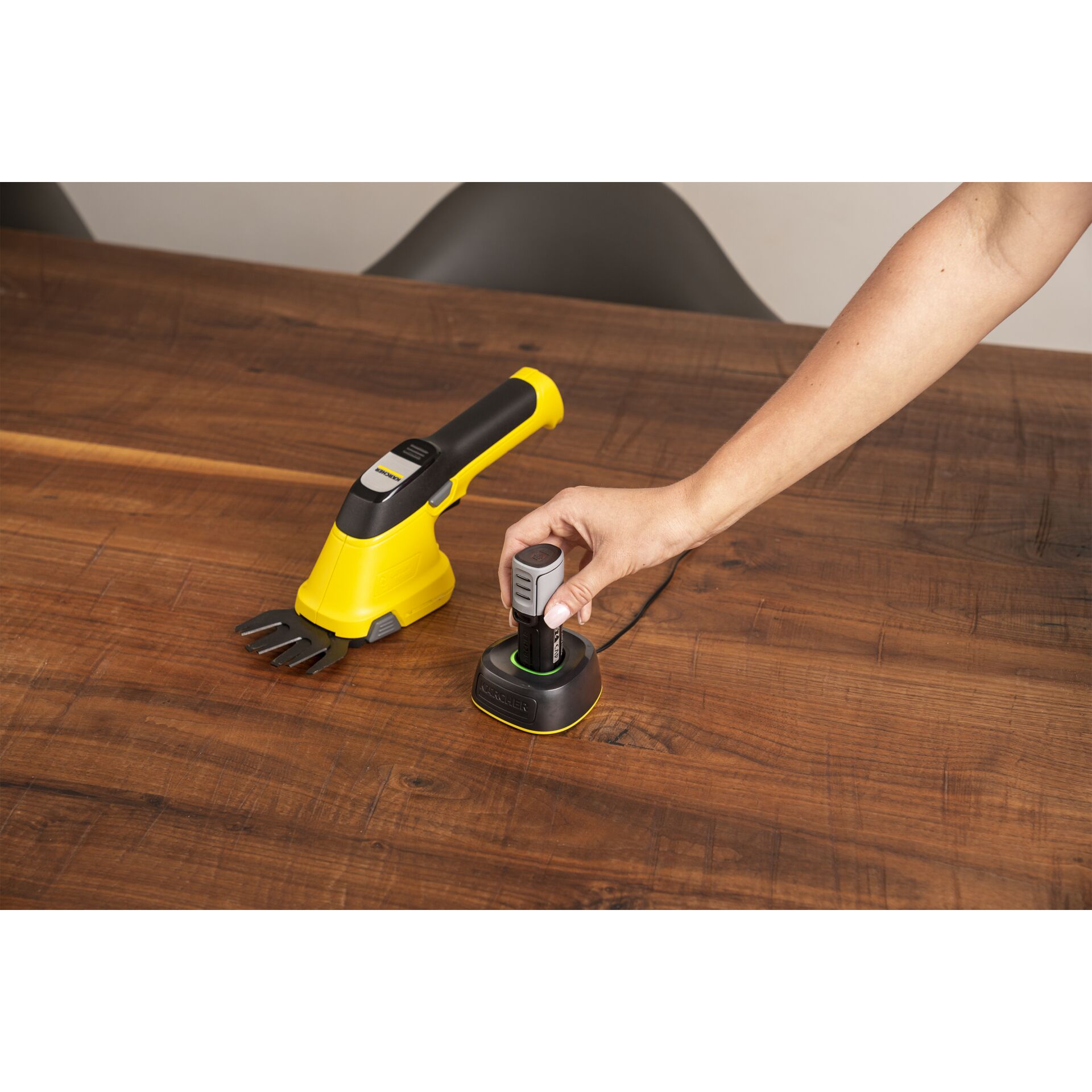 Drinnen, Innenarchitektur, Elektrische Bohrmaschine, Werkzeug, Holz