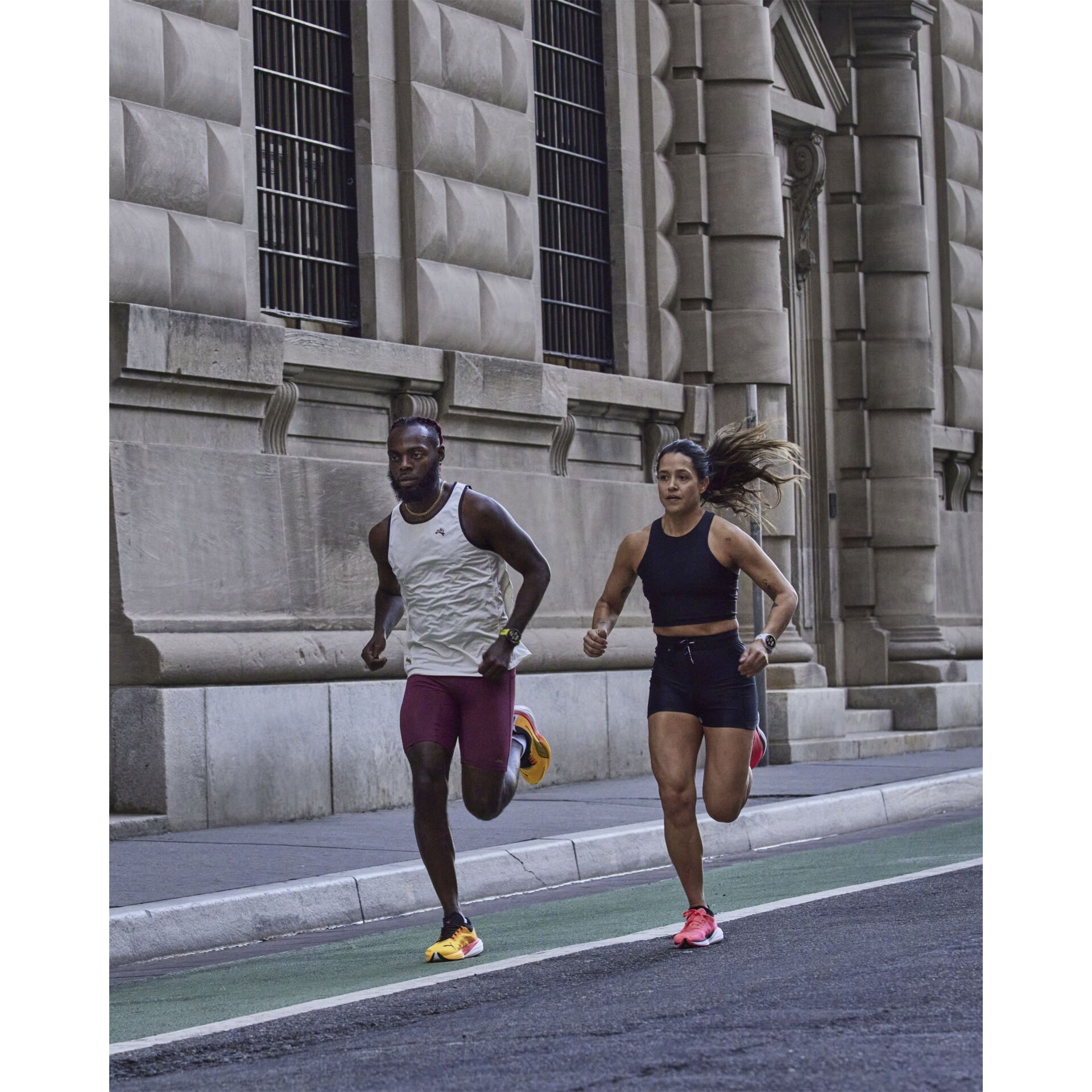 Bekleidung, Schuhwerk, Schuh, Person, Armbanduhr