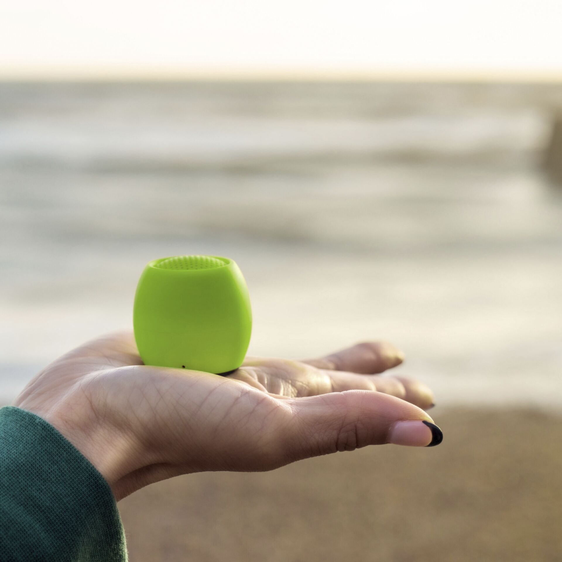 Finger, Hand, Tennisball, Strand, Meer