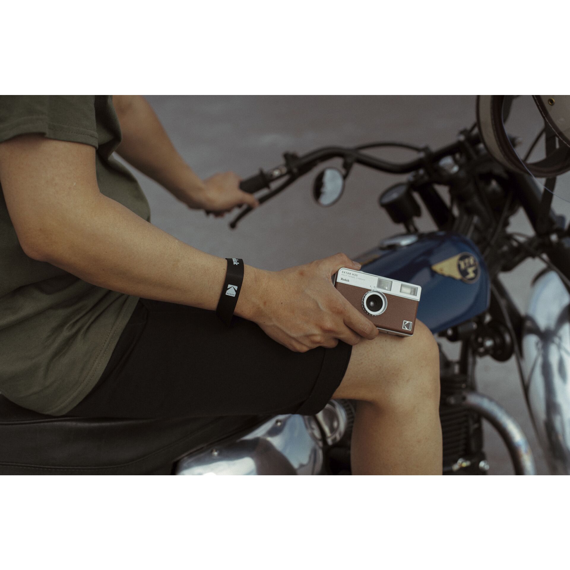 Person, Kleidung, Kurze Hosen, Maschine, Sprach