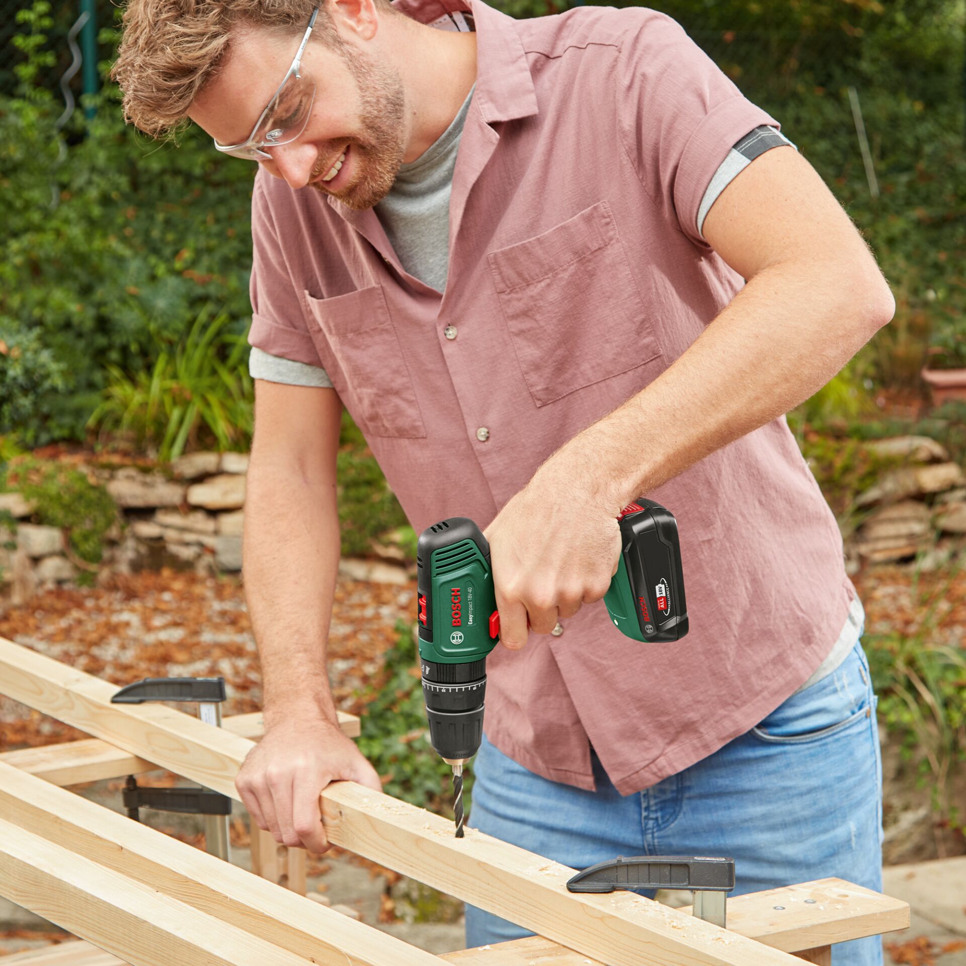 Gerät, Elektrische Bohrmaschine, Werkzeug, Person, Holzbearbeitung