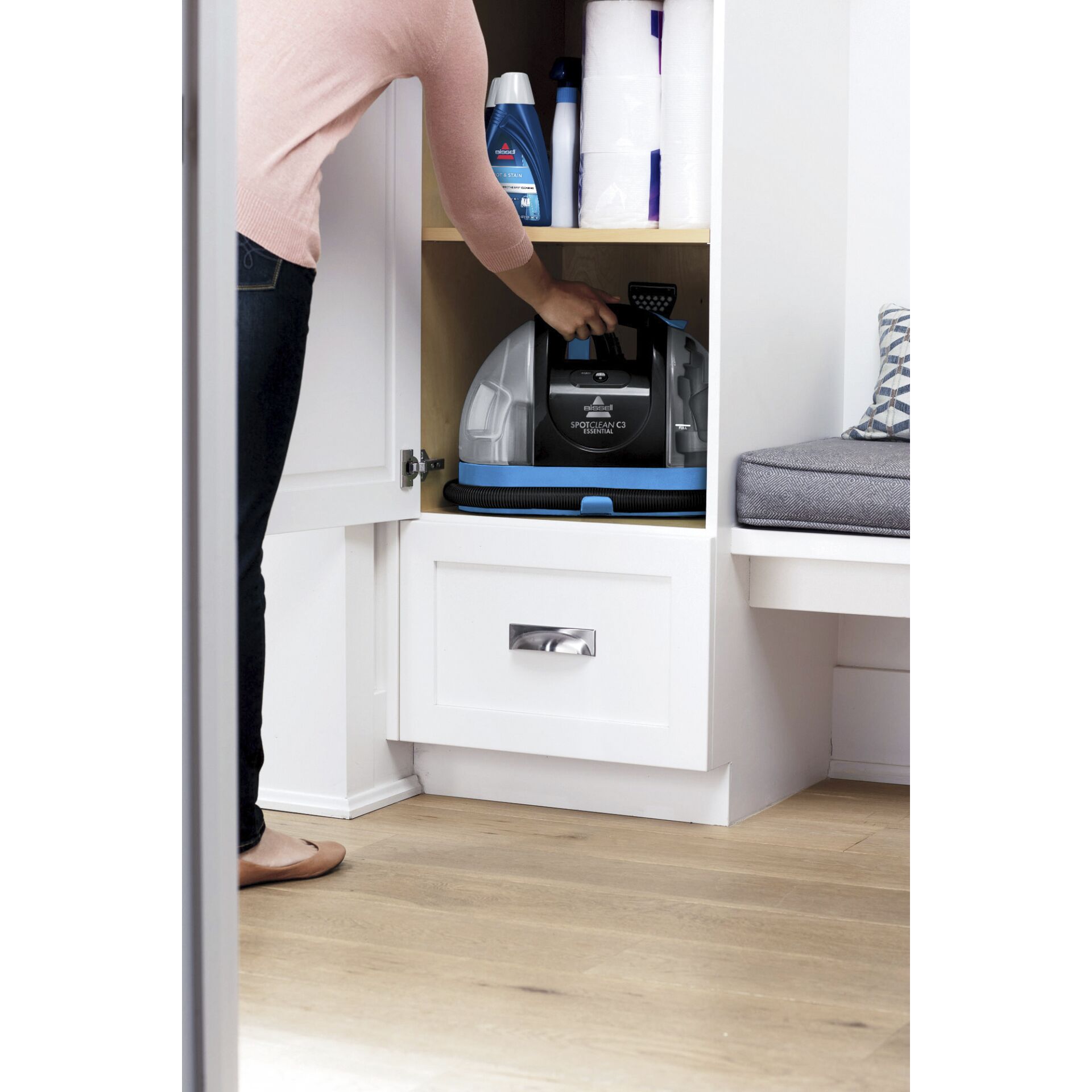 Innenarchitektur, Schublade, Mobiliar, Kabinett, Person