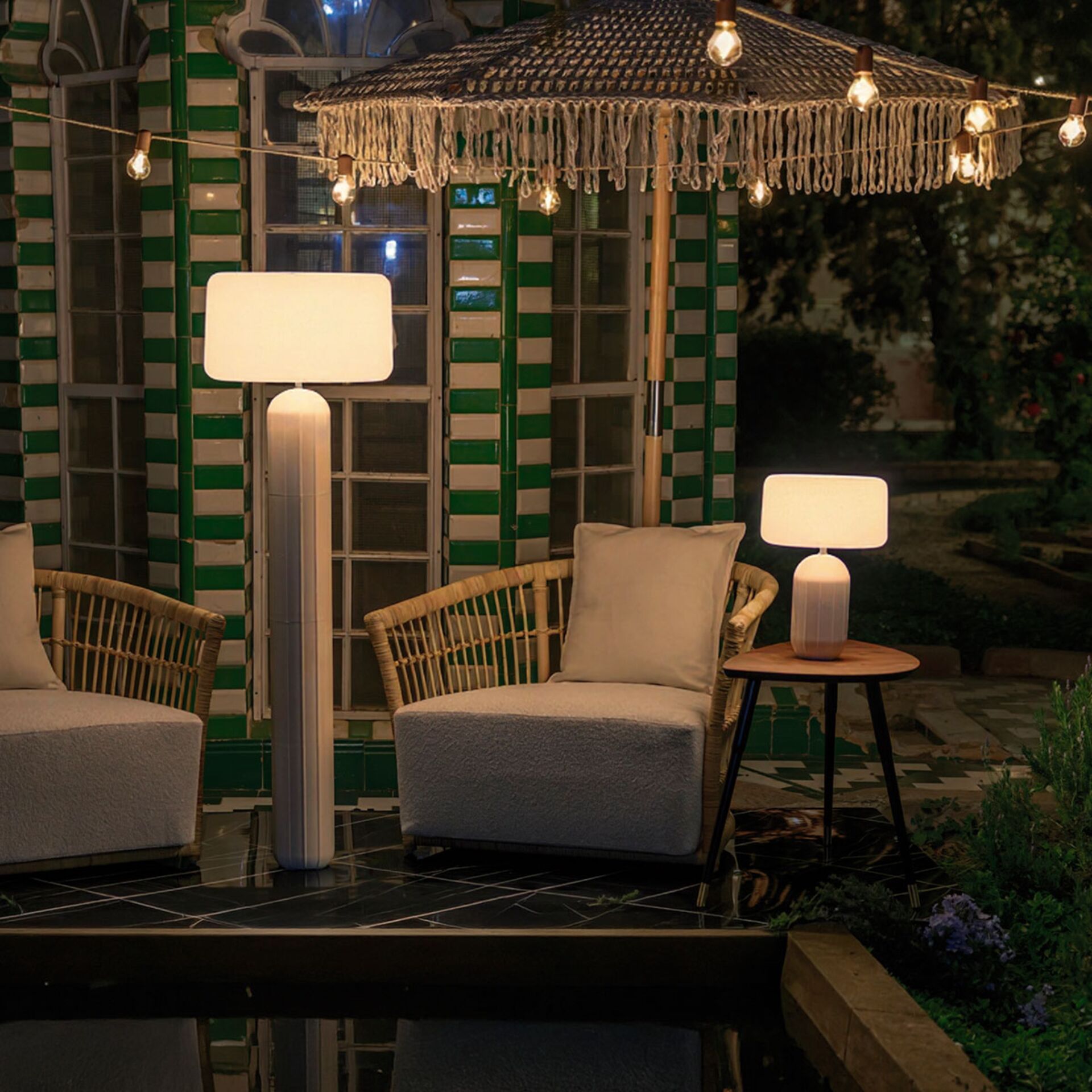 Gartenmöbel, Sessel, Lounge, Lampe, Außenbereich